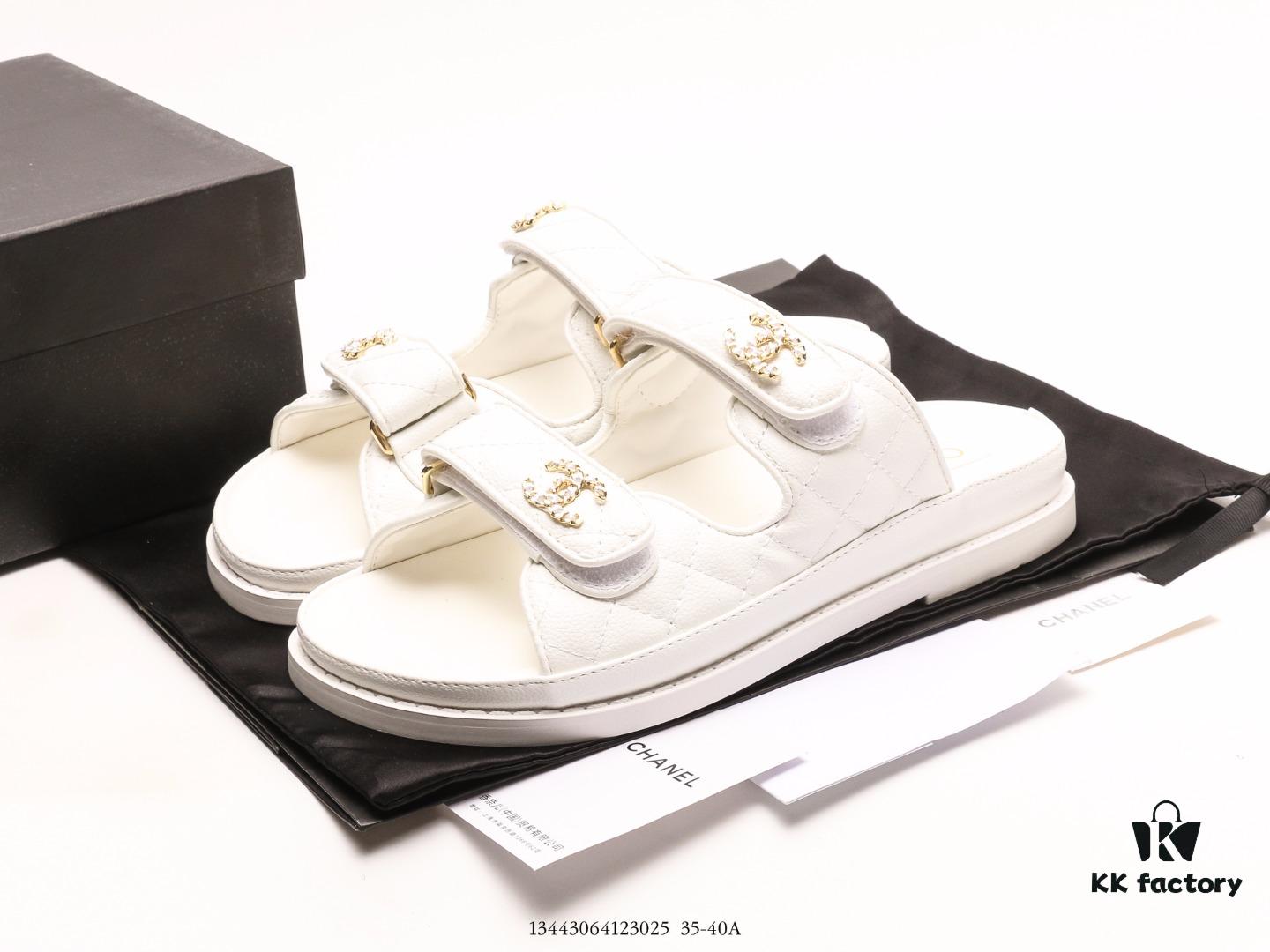 CHANEL LOGO Velcro Flat Casual Sandals, Worn by Numerous Celebrities and Influencers, Convertible Sandal-Slipper Style, Waterproof TPU Upper, Anti-Oxidation and Anti-Corrosion Buckle, Authentic Large Velcro Closure, Original One-to-One Ultra-Light EVA Sole with Superior Elasticity, Exceptionally Comfortable, Not Ordinary Rubber Sole Found in the Market