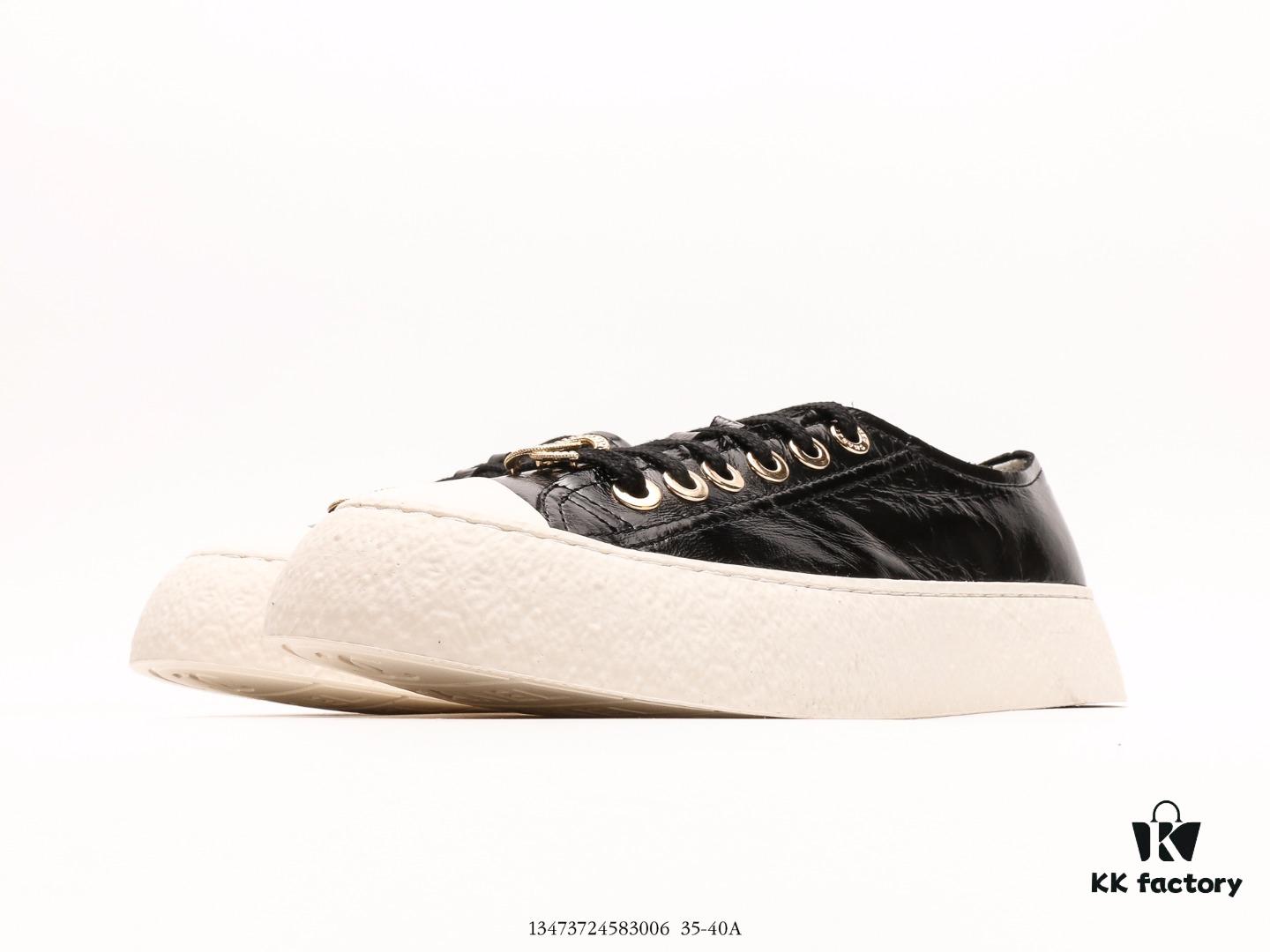 Chanel x Adidas Collaboration Vintage-Style Lightweight Sneaker, Chanel's Latest Four-Season Ultimate Derivative Thick-Soled Shoe That Elevates Overall Silhouette and Enhances Style