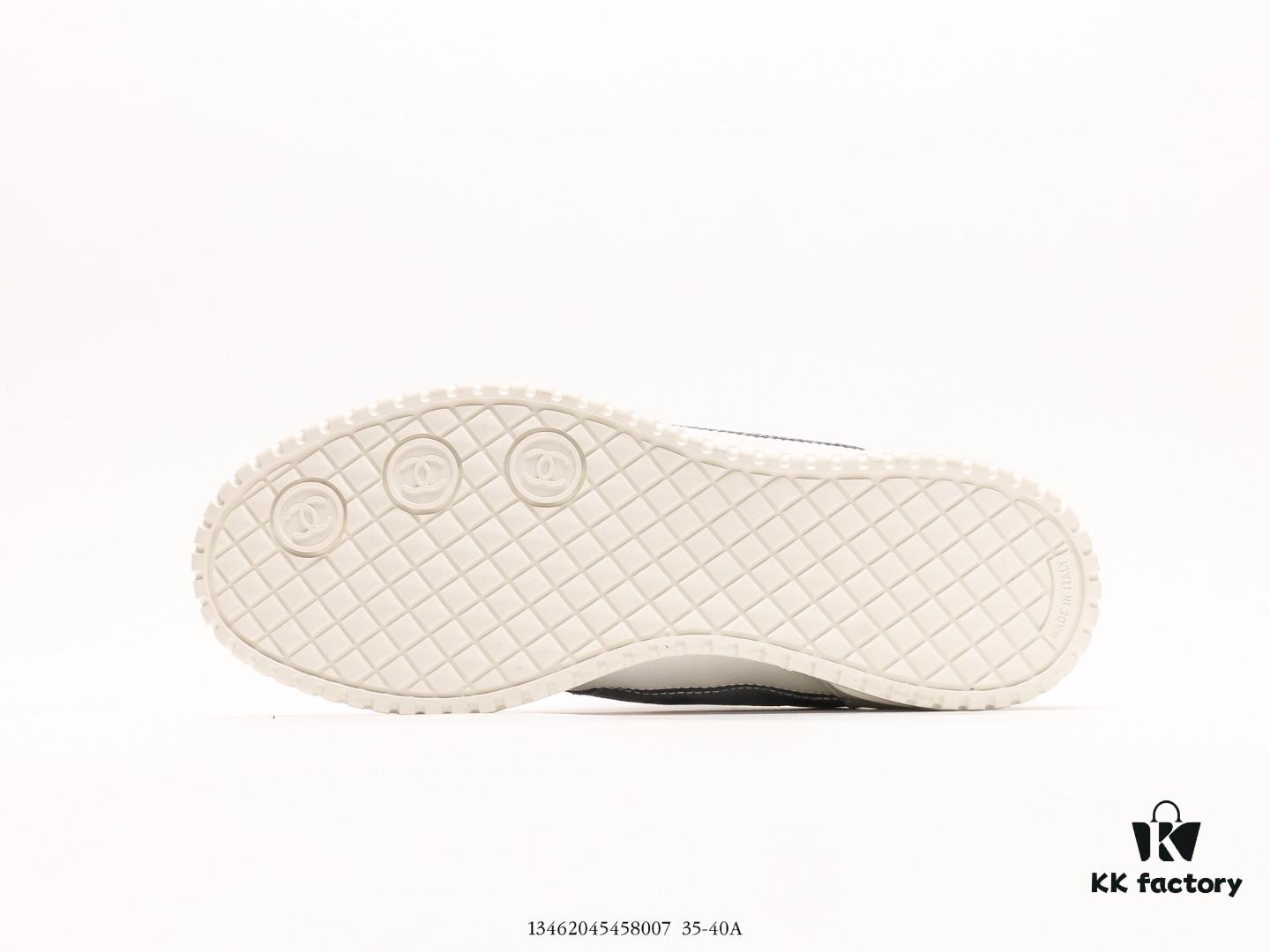 Chanel 2024 Spring/Summer New Arrival Suede and Calfskin Leather Sneakers