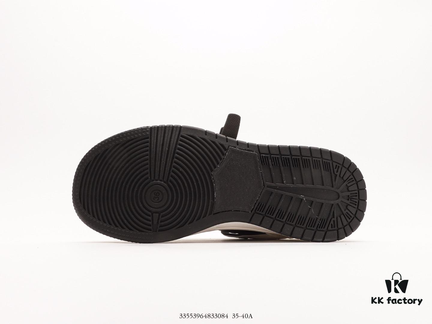 Chanel 23SS Spring Resort Collection Metallic Style Casual Shoes, Latest International Runway Series, Imported Genuine Metal Leather, Technical Fabric, Original Custom Breathable Mesh Lining, Lightweight Foam Composite Sole Molded to Original Design, 3.5CM Thick Sole