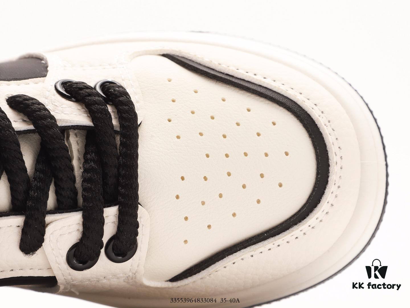 Chanel 23SS Spring Resort Collection Metallic Style Casual Shoes, Latest International Runway Series, Imported Genuine Metal Leather, Technical Fabric, Original Custom Breathable Mesh Lining, Lightweight Foam Composite Sole Molded to Original Design, 3.5CM Thick Sole