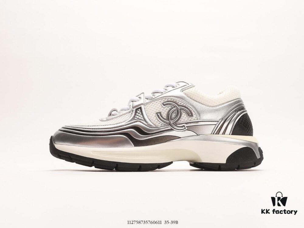 Chanel 2023 Logo Sneakers, Kruus Lightweight Retro Daddy Shoes, Futuristic Metallic Style, Original Mold Design with Strong Texture and Tight Lines, 3.5cm Thick Sole