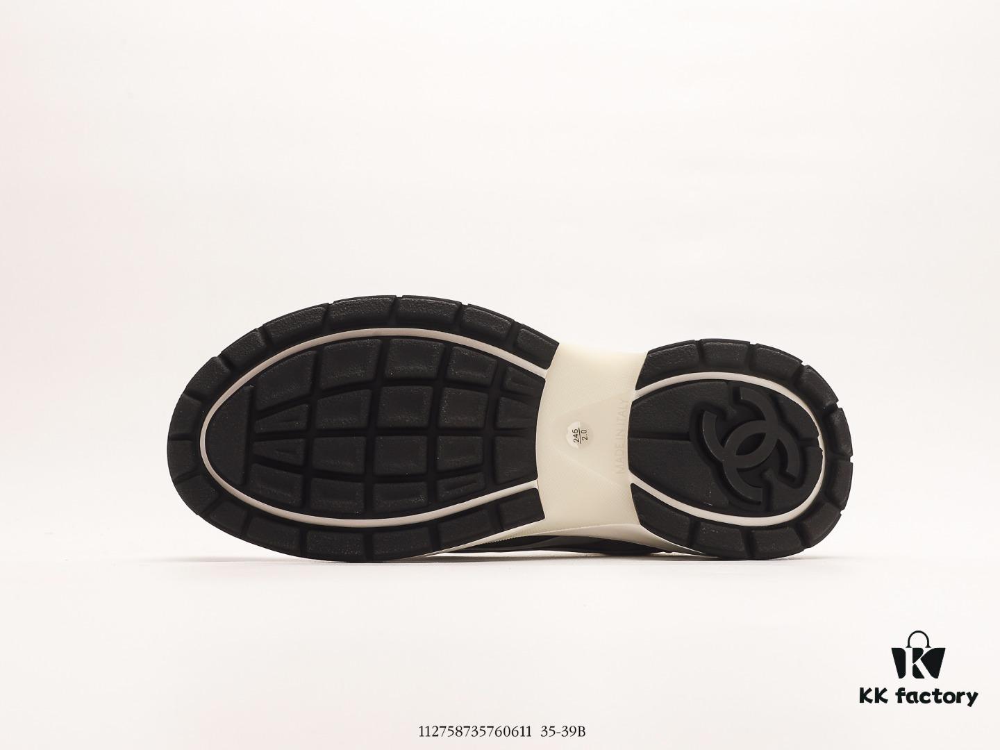 Chanel 2023 Logo Sneakers, Kruus Lightweight Retro Daddy Shoes, Futuristic Metallic Style, Original Mold Design with Strong Texture and Tight Lines, 3.5cm Thick Sole