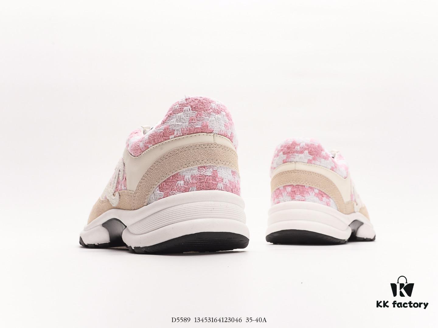 Chanel 2023 Logo Sneakers, Kruus Lightweight Retro Dad Shoes, Futuristic Metallic Style, Original Mold Design with Enhanced Texture and Refined Silhouette