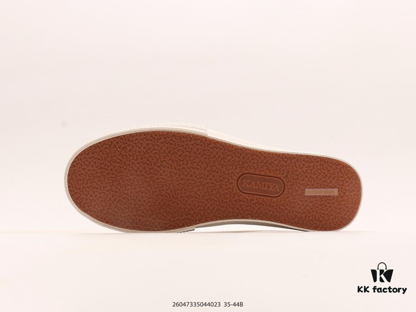 KOJI KAMIYA, Designer of MMY's Sub-label, Presents KAMIYA Vulcanize Low Sneaker – Japanese Emerging Streetwear Brand's Smiley Face Twisted Seam Casual Sports Skateboarding Vulcanized Shoes