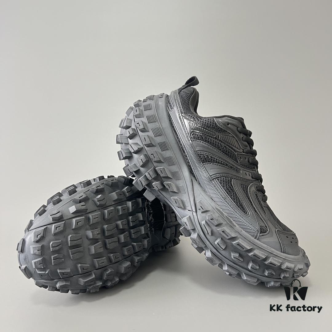 BALENCIAGA Defender Rubber Platform Sneakers Unisex Black Tire-Derived Design