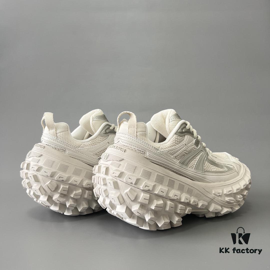 BALENCIAGA Defender Silver Tire Dad Sneakers Unisex