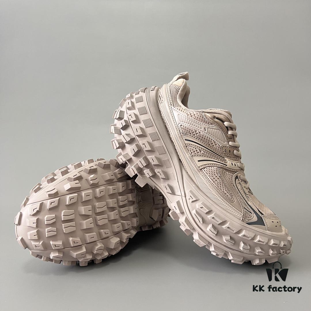 BALENCIAGA Defender Brown Tire Rubber Platform Sneakers Unisex