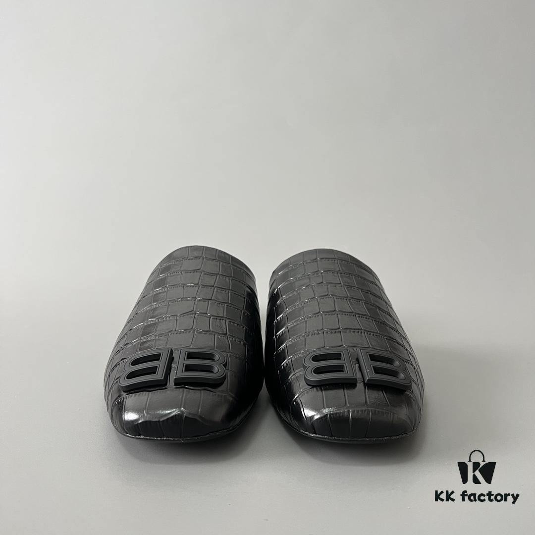 Balenciaga Crocodile-Textured Leather Flat Slip-On Fashion Sandals in Black