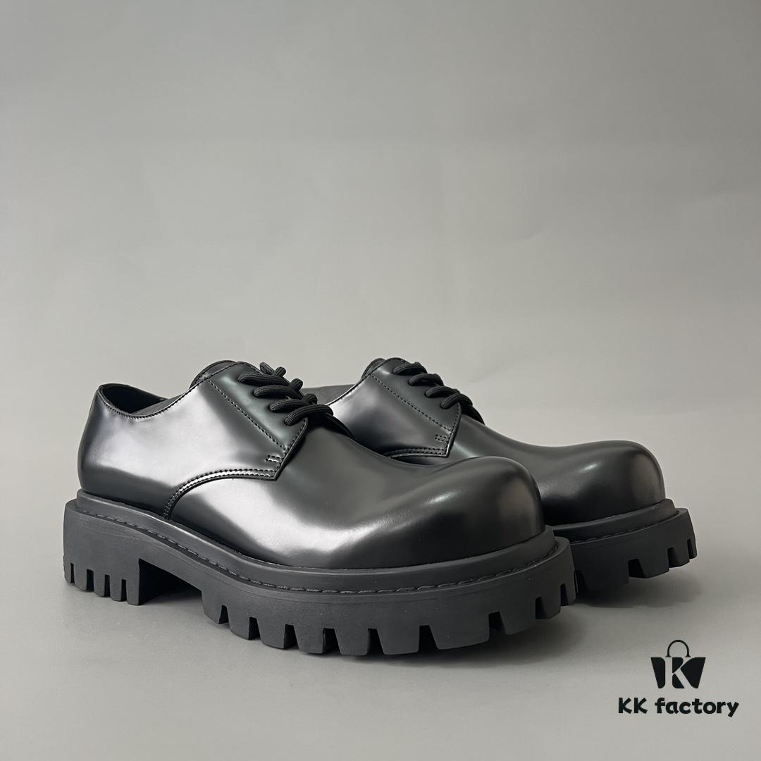Balenciaga Sergent Derby Shoes in Black Split-Pearl Calfskin