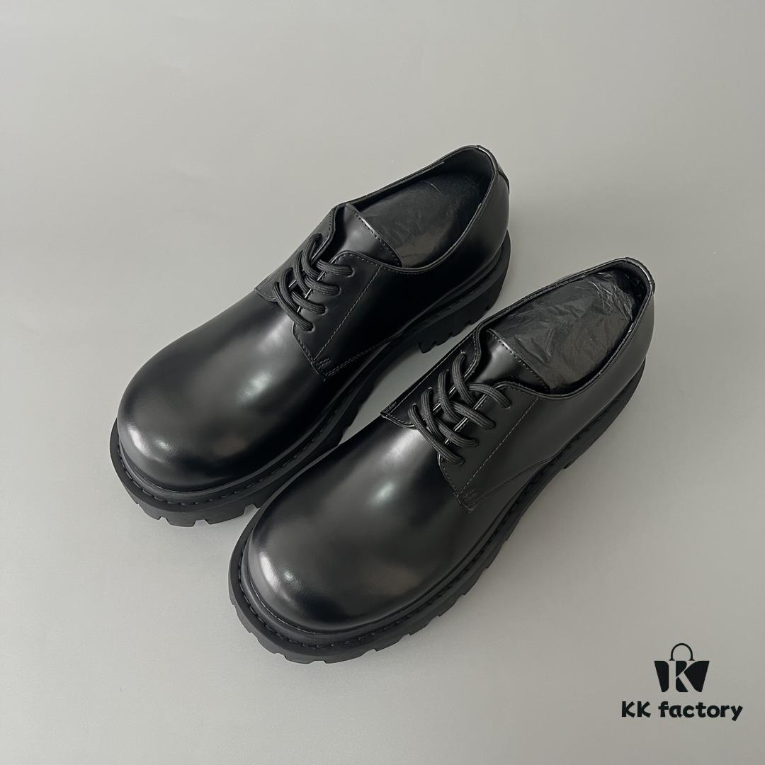 Balenciaga Sergent Derby Shoes in Black Split-Pearl Calfskin