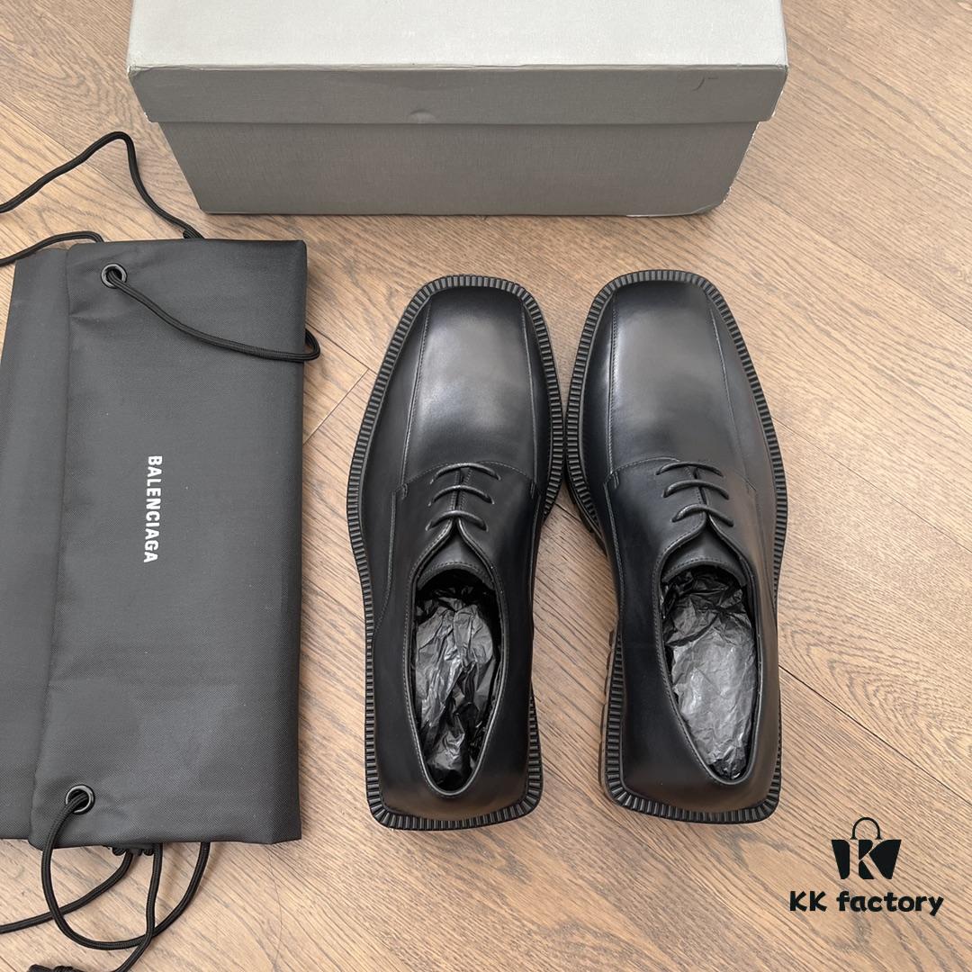 Balenciaga 3-Eyelet Lace-Up Square-Toe Derby Shoes with Gear-Textured Sole