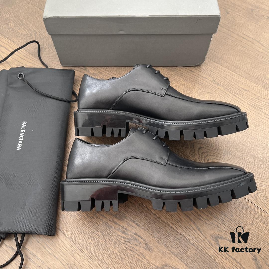 Balenciaga 3-Eyelet Lace-Up Square-Toe Derby Shoes with Gear-Textured Sole