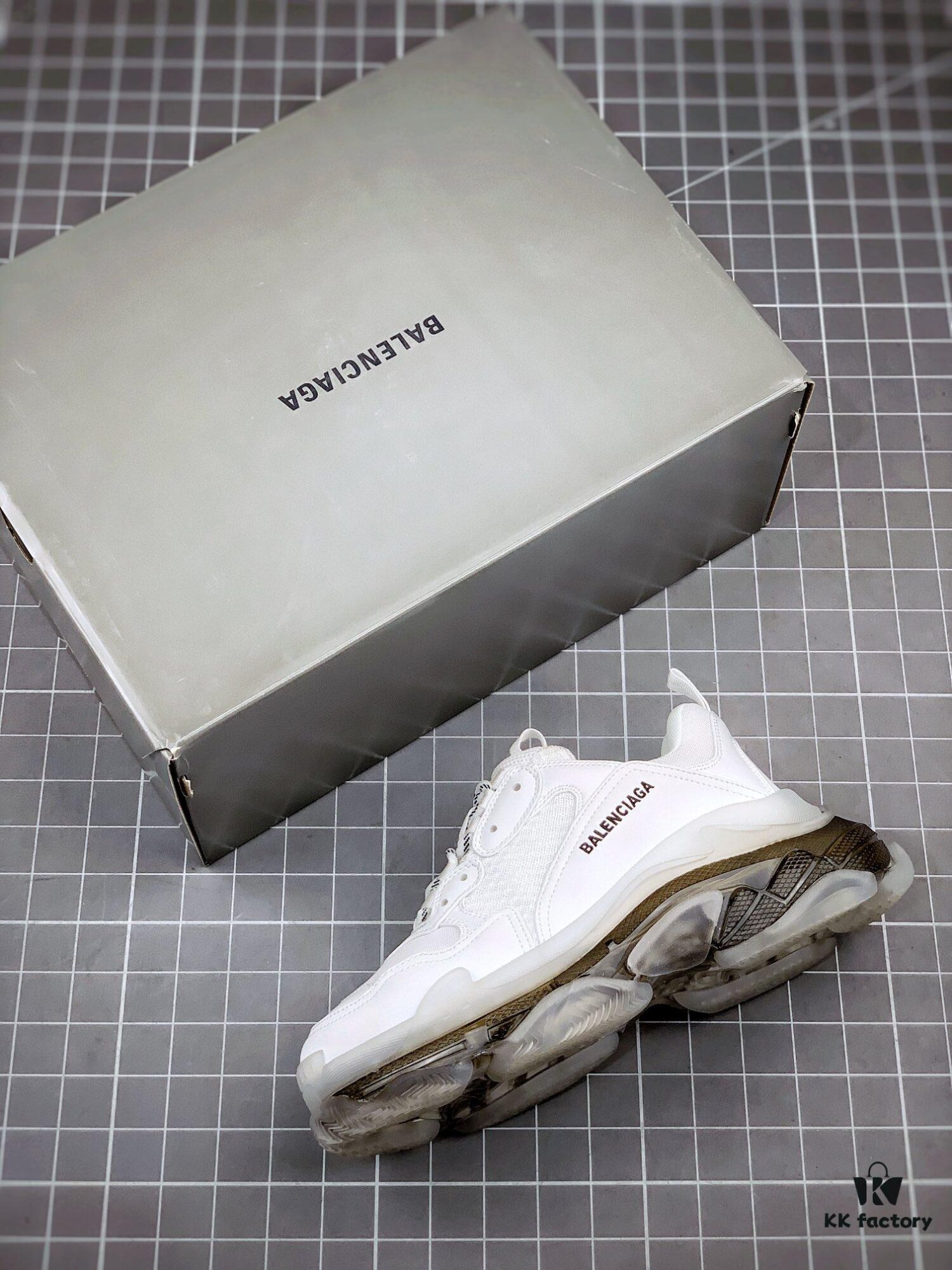 Balenciaga Triple S White Carbon Grey