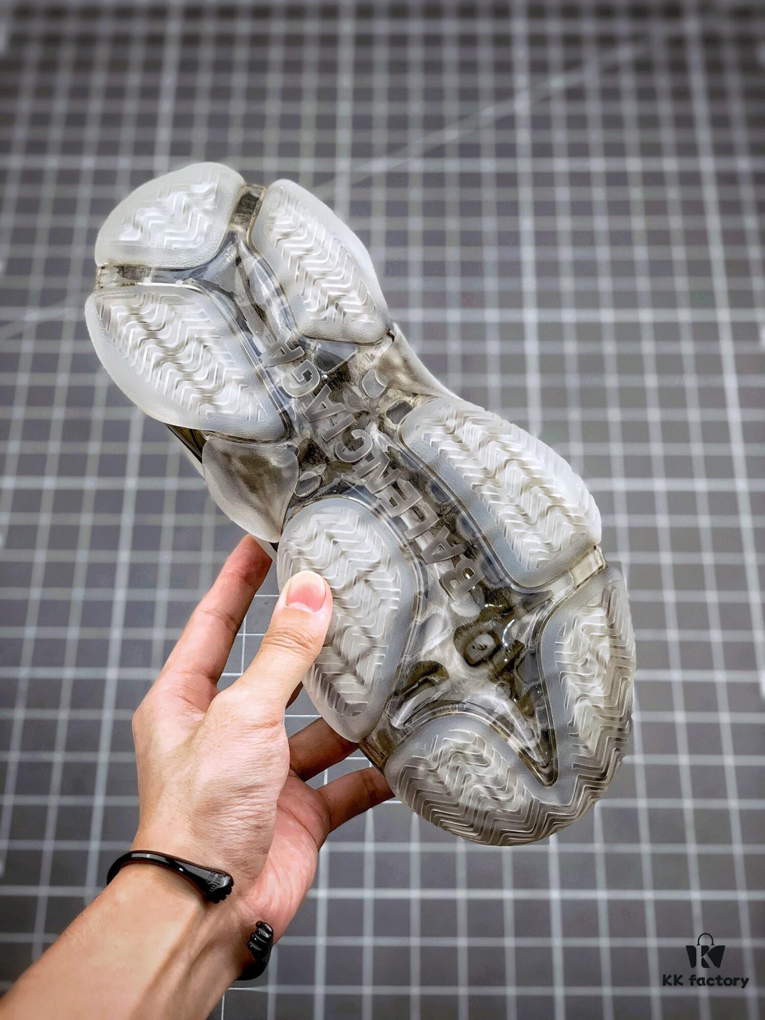 Balenciaga Triple S White Carbon Grey