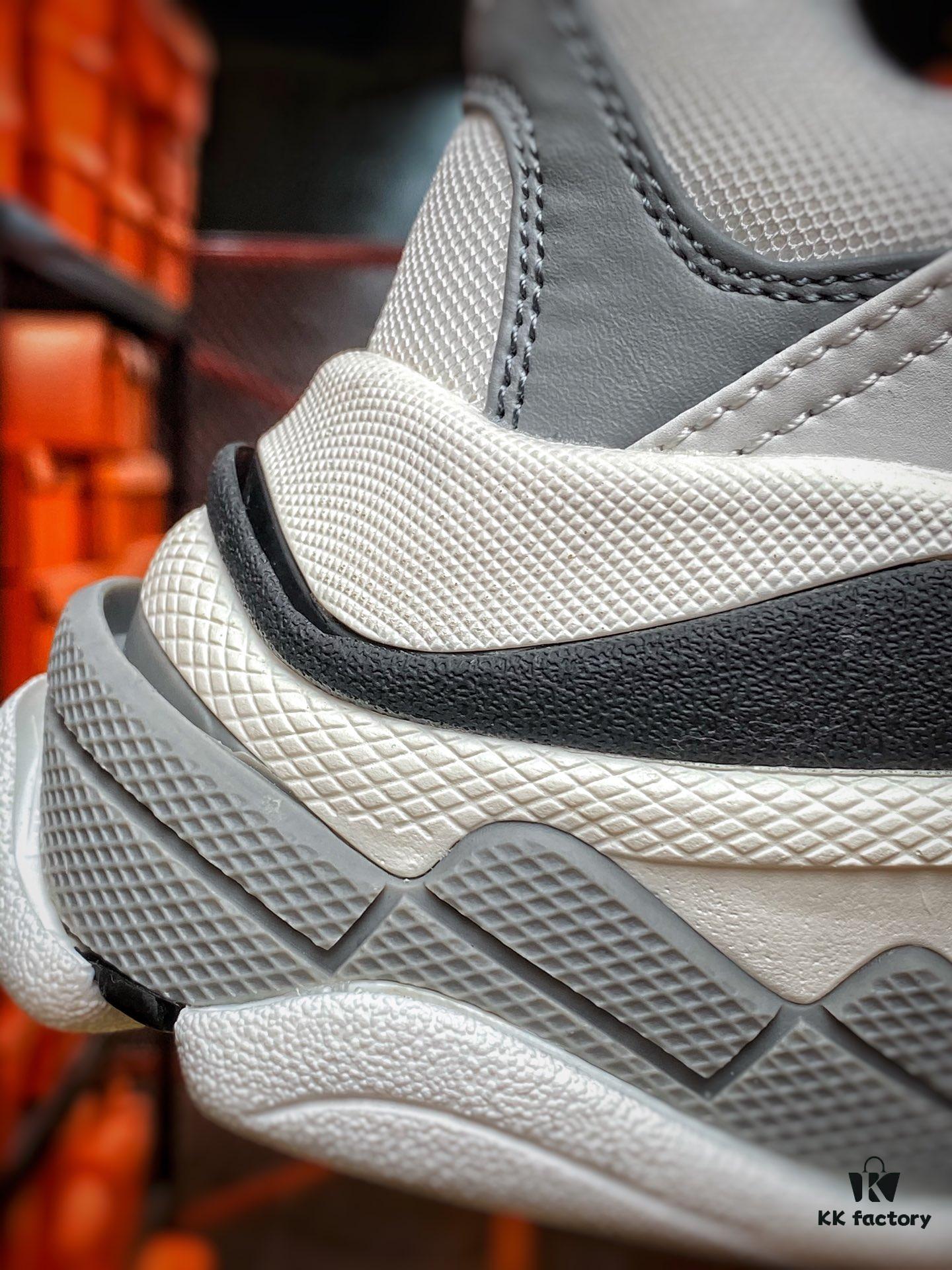 Original Version Balenciaga Triple S 19 Official Release Italian Production Full Size Available Correct Embroidered Font with Accurate Thickness, Position, and Size Side TPU Ventilation Holes Match Italian Original Eight-Layer Separated Thick Sole TPU Soft Sole Original 'Balenciaga' Sole Logo with Strong Three-Dimensional Effect Factory Leather Material Washed Aged Treatment Using Original Factory Mesh Fabric