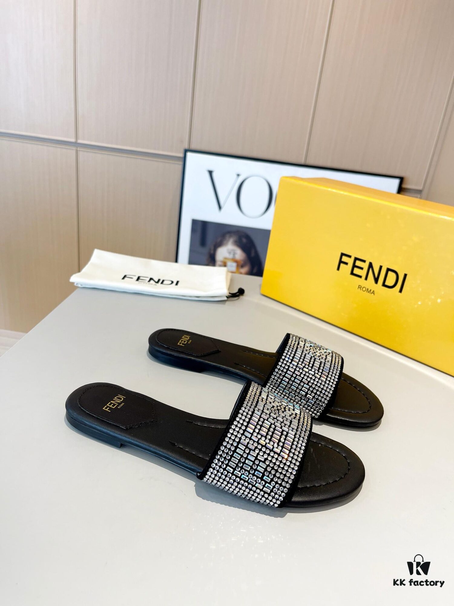 Latest Summer Best-Selling FENDI Sandals, Authentic Original Retail Version, Upper and Lining Made of Full-Grain Lambskin