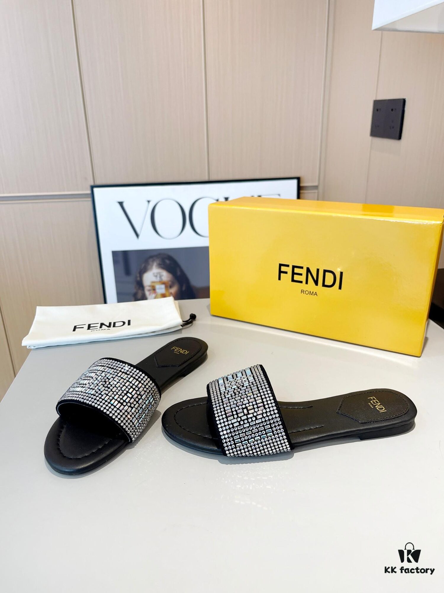 Latest Summer Best-Selling FENDI Sandals, Authentic Original Retail Version, Upper and Lining Made of Full-Grain Lambskin