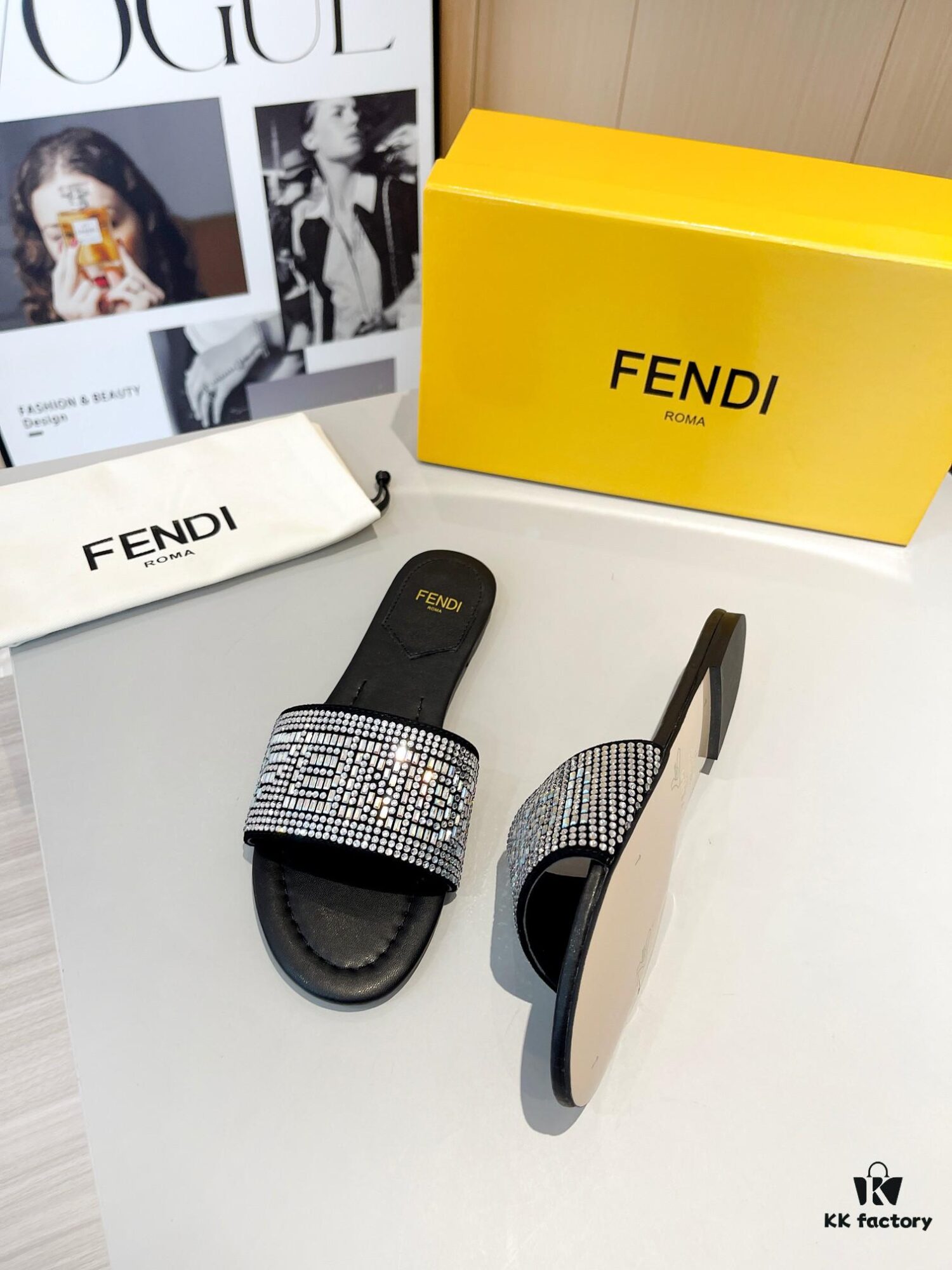 Latest Summer Best-Selling FENDI Sandals, Authentic Original Retail Version, Upper and Lining Made of Full-Grain Lambskin