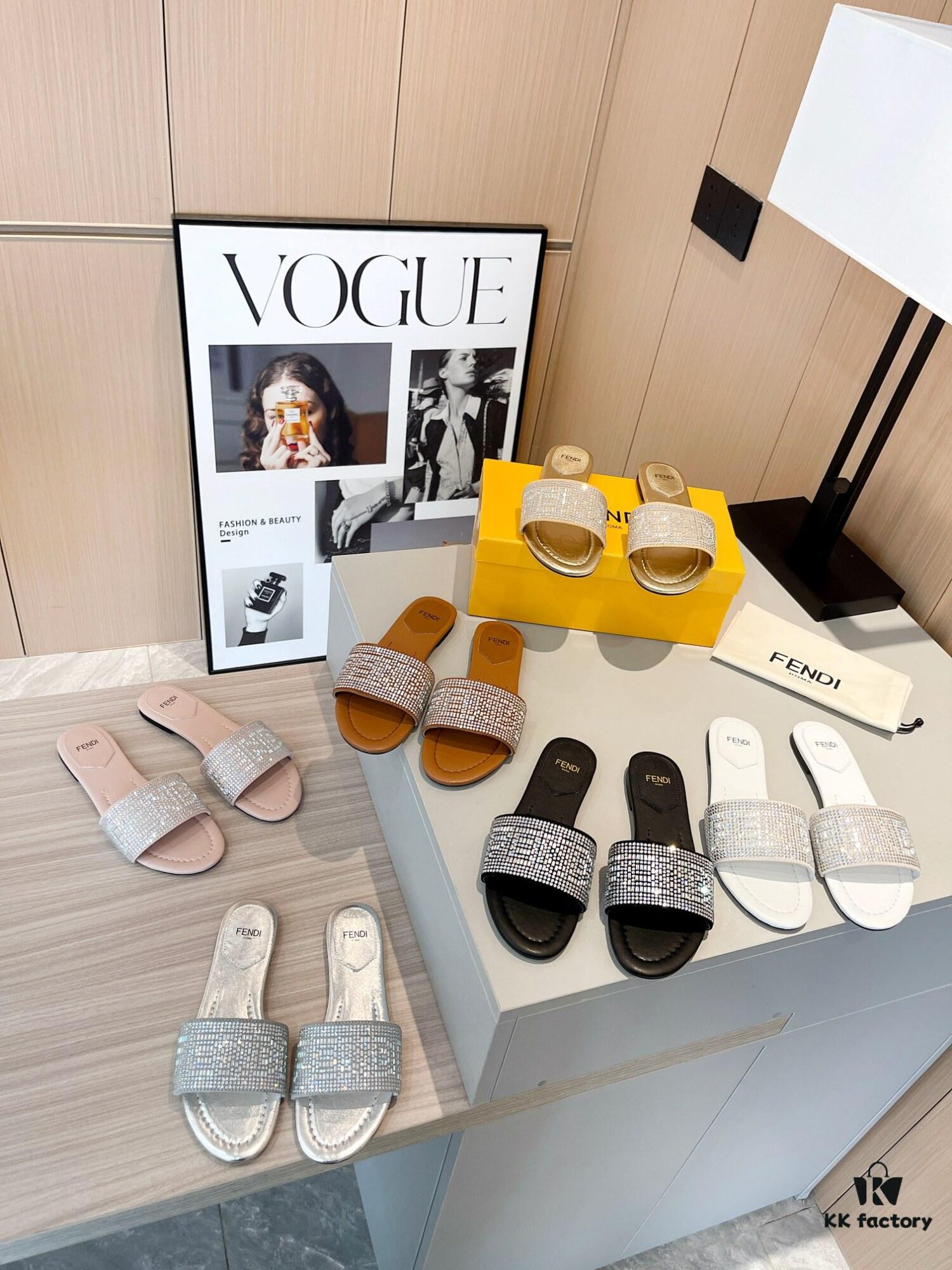 Latest Summer Best-Selling FENDI Sandals, Authentic Original Retail Version, Upper and Lining Made of Full-Grain Lambskin