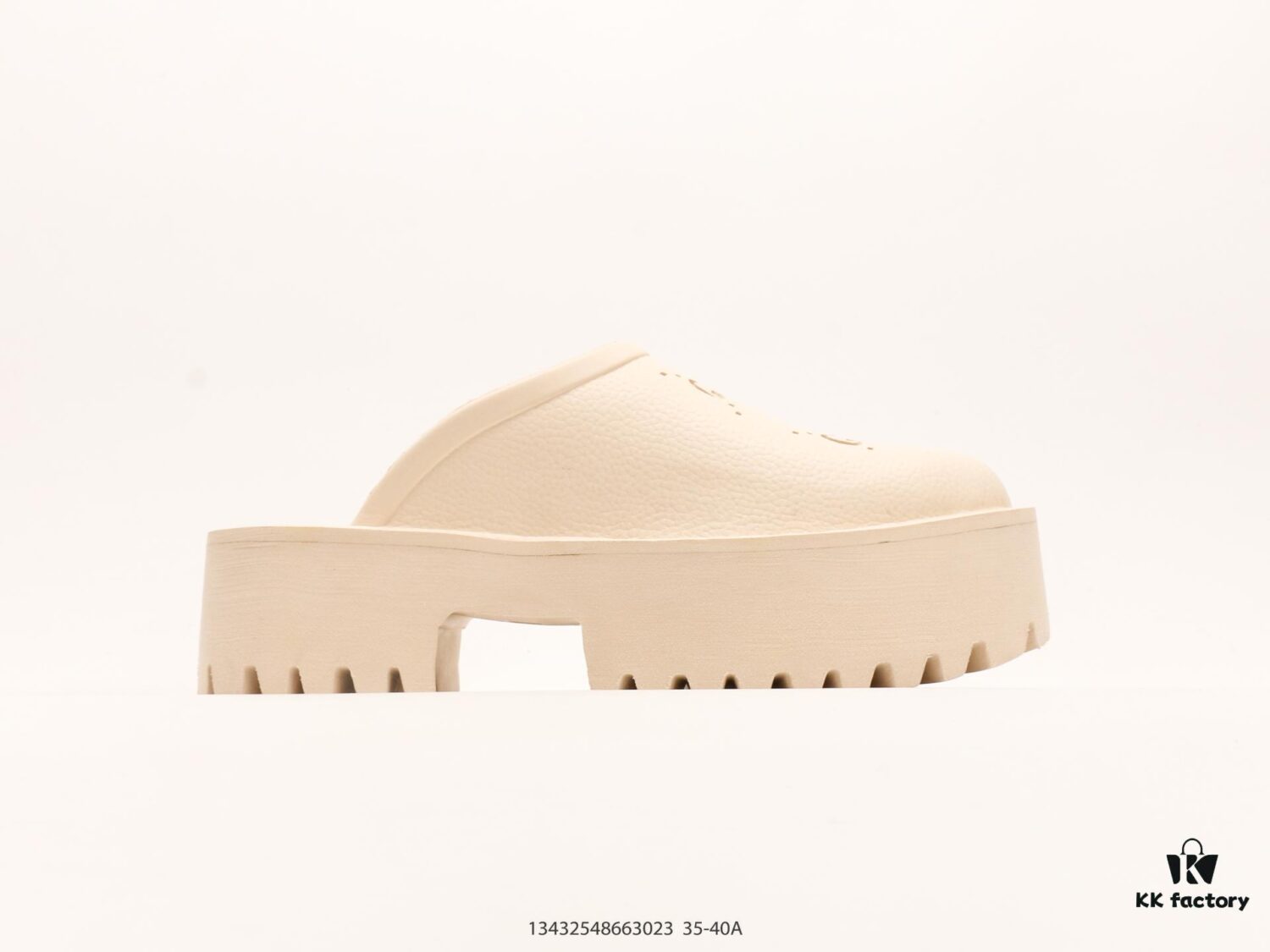 Gucci Comfortable and Versatile Platform Slide Sandals with Chunky Heel