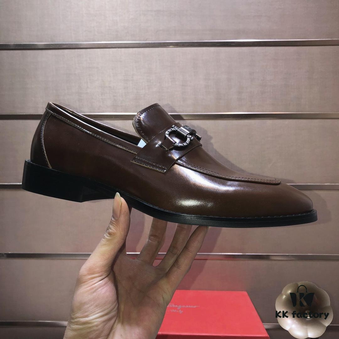 Salvatore Ferragamo New Arrival 🍃 Authentic European Style 🔰 Pleasing to the Eye 😍 Designed for Durability and Shape Retention 🌀 Crafted Using Traditional Techniques with Innovative Touches 💪 Premium Genuine Lamb Leather ♻ Smooth, Natural, and Exceptionally Lustrous ⭐ Imported Cowhide