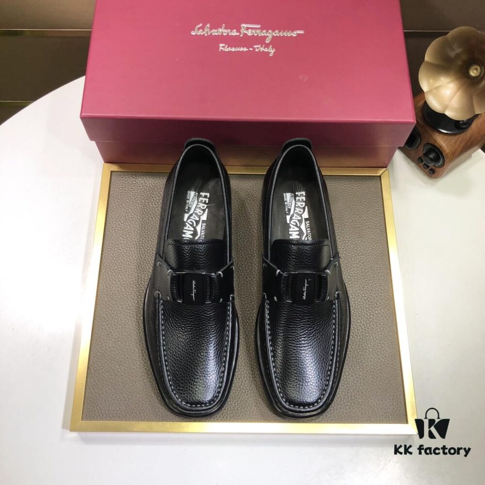 Ferragamo Latest Collection Genuine Imported Calfskin Leather Shoes with Dyed Lamb Skin Lining and Original Luxury Metal Buckle