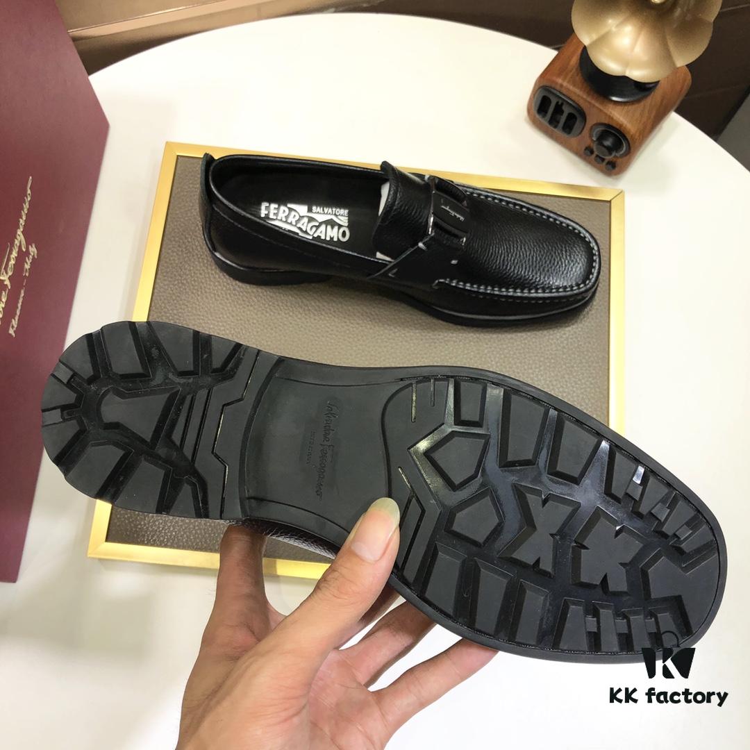 Ferragamo Latest Collection Genuine Imported Calfskin Leather Shoes with Dyed Lamb Skin Lining and Original Luxury Metal Buckle