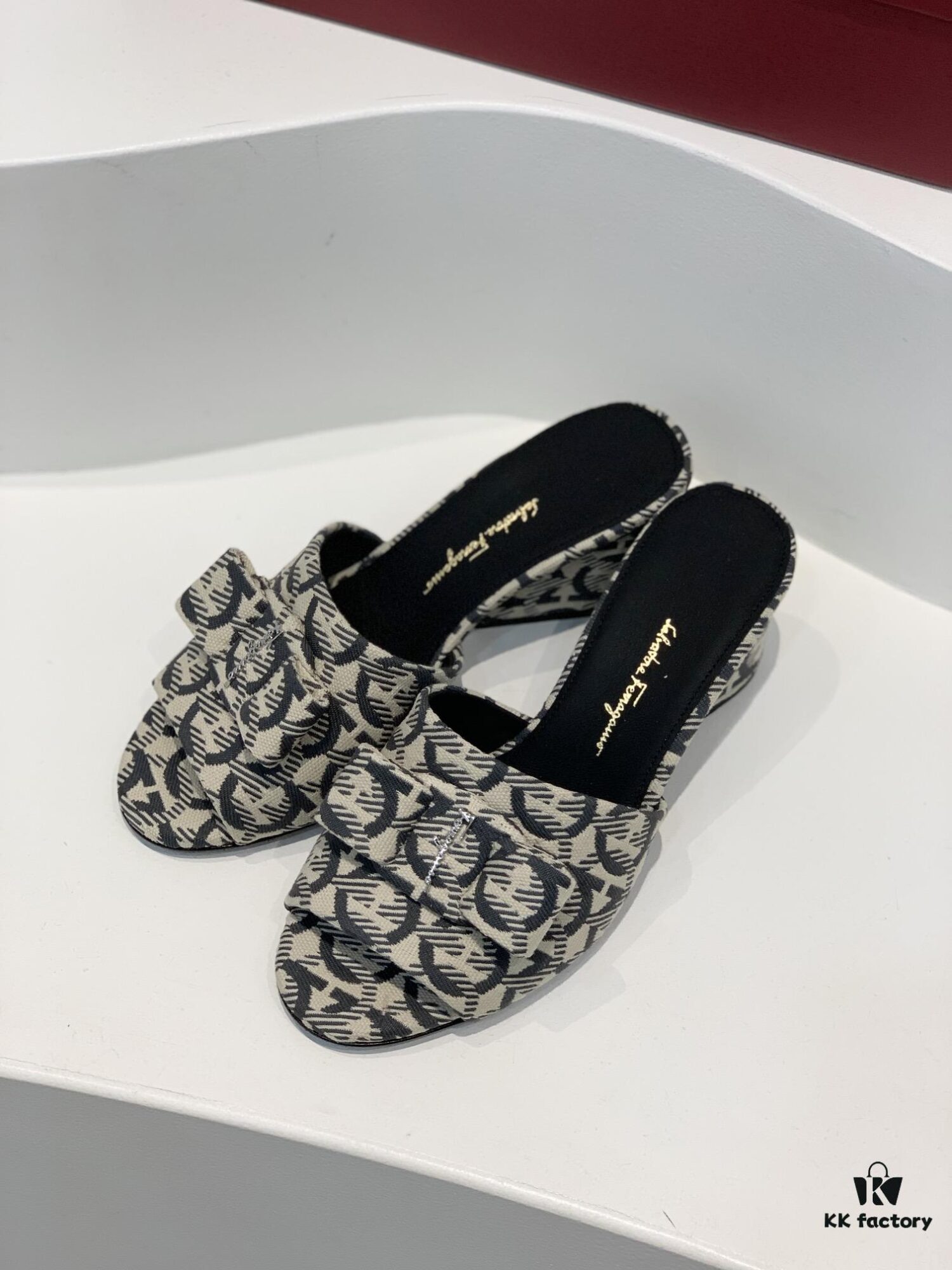 Salvatore Ferragamo Viva Chunky Heel Open-Toe Sandals with Classic Droplet Heel and Oversized Bow, Spring/Summer New Arrival