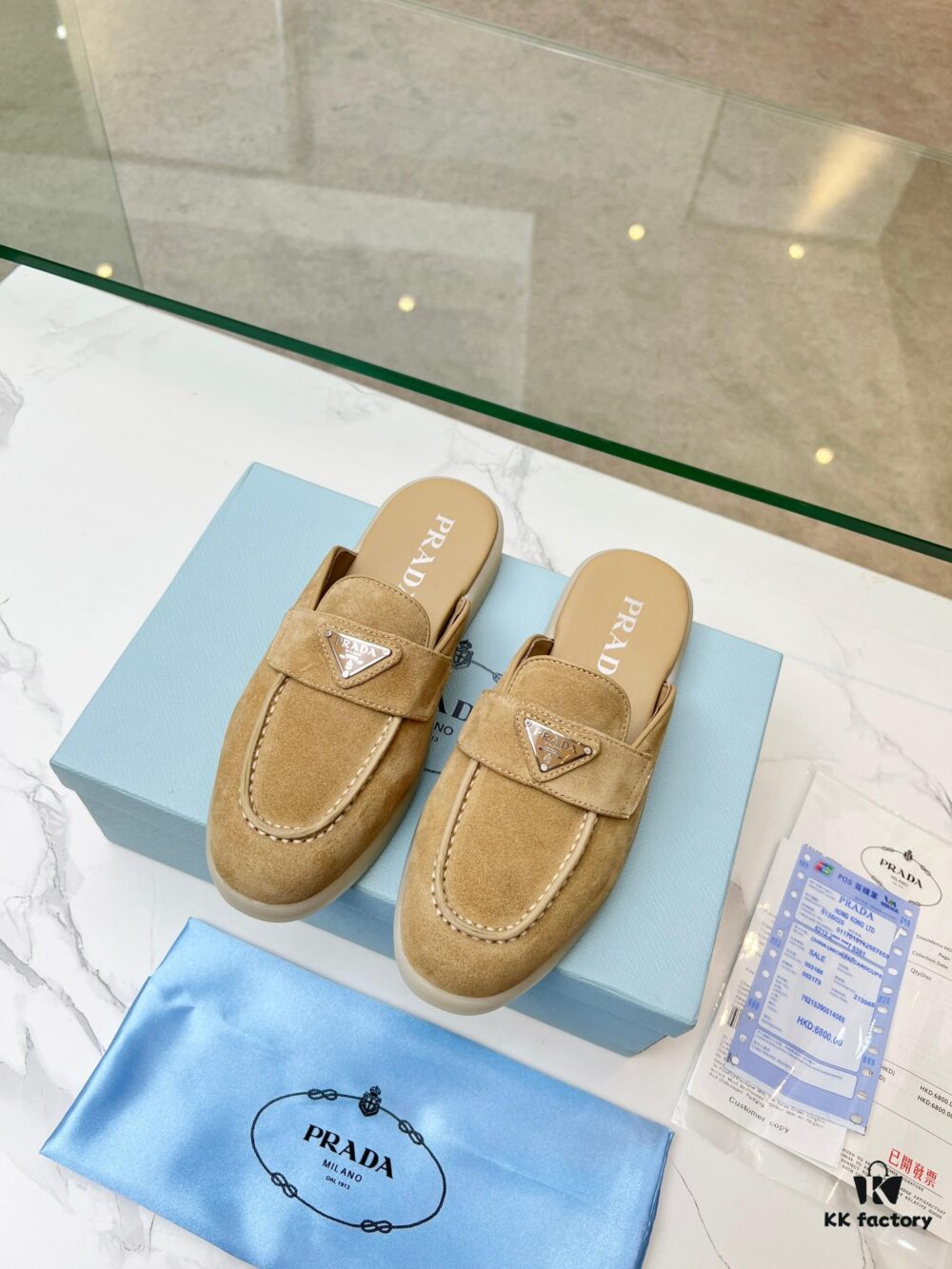 PRADA 2023 Latest Loafer Slipper, Hot Urban Fashion Series, Functional and Tech-Driven Design with Embossed Rubber Triangle Logo, Full Cowhide Upper for Ultimate Comfort