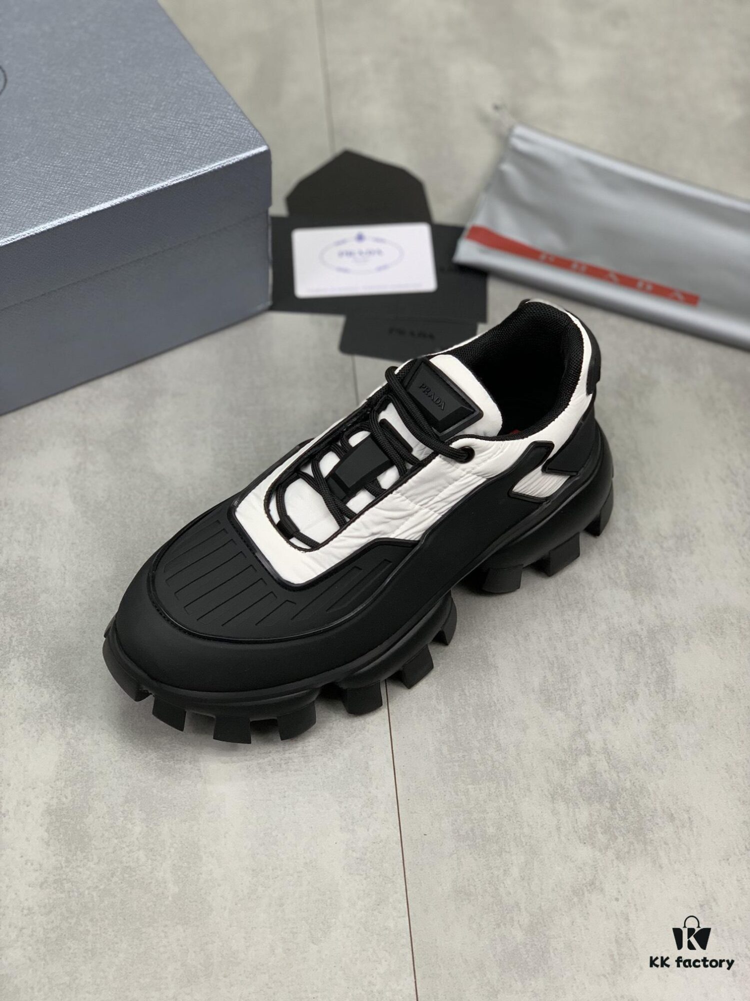 High-Quality Beef Leather Men's Shoes (PRADA) 2021 Latest Official Release, 1:1 Replication, Hong Kong Counter Synchronized, Runway Matched