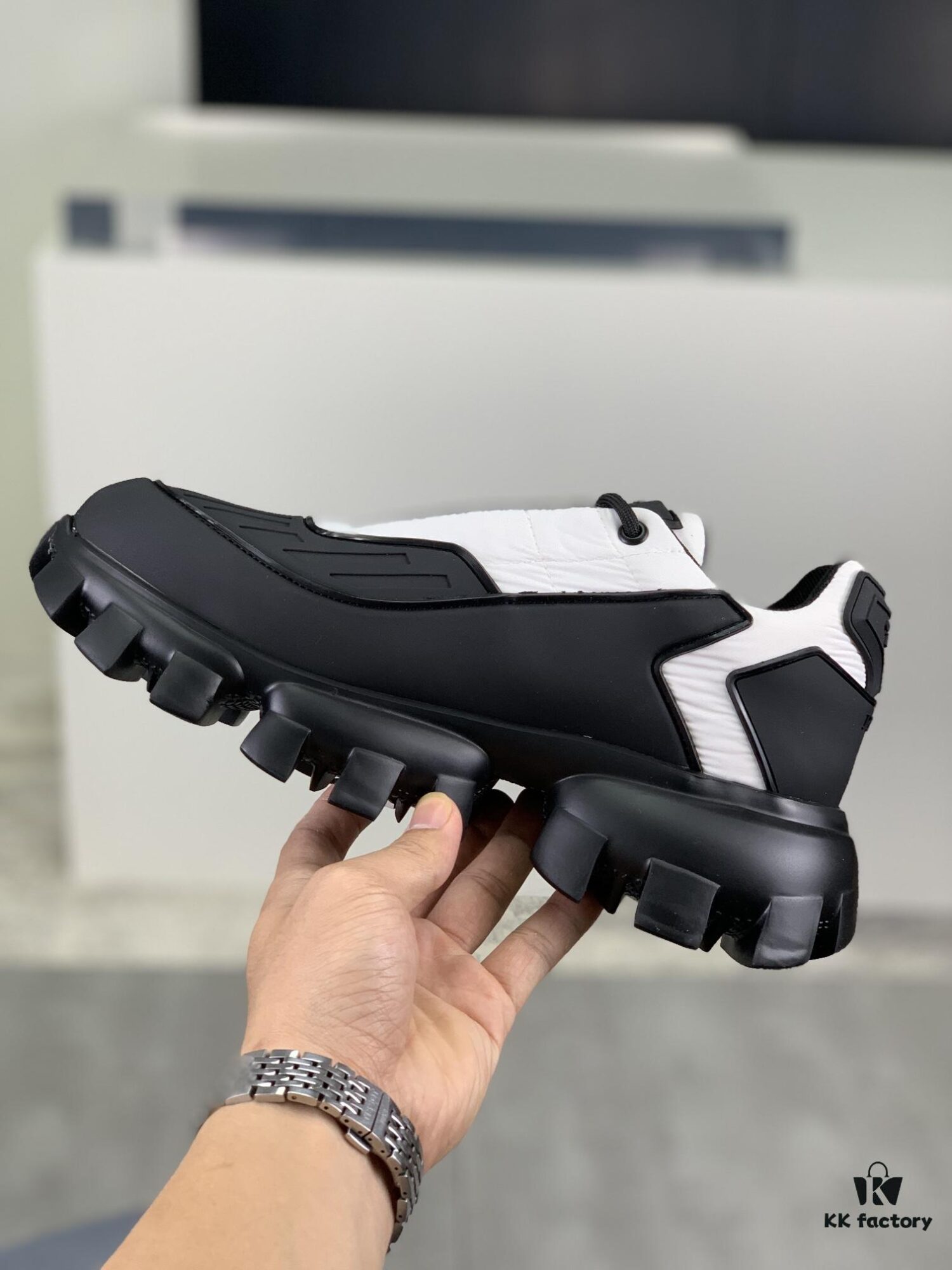High-Quality Beef Leather Men's Shoes (PRADA) 2021 Latest Official Release, 1:1 Replication, Hong Kong Counter Synchronized, Runway Matched