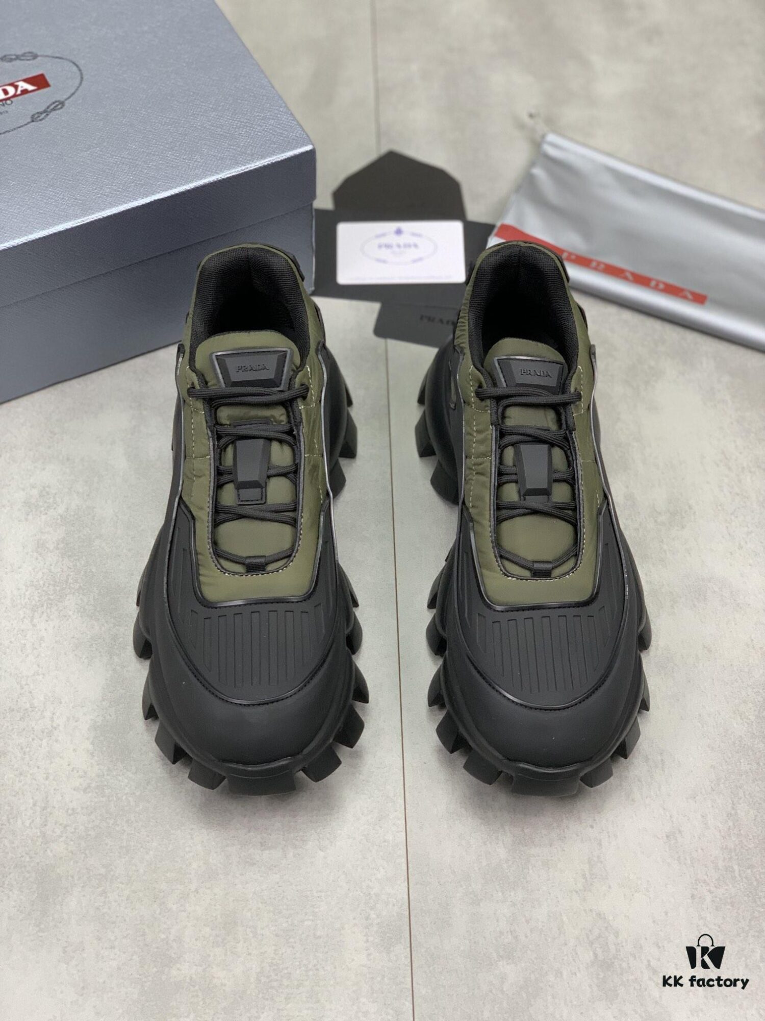 High-Quality PRADA Men's Shoes 2021 Latest Official Website Release, 1:1 Replication, Hong Kong Counter Synchronized, Runway Same Style