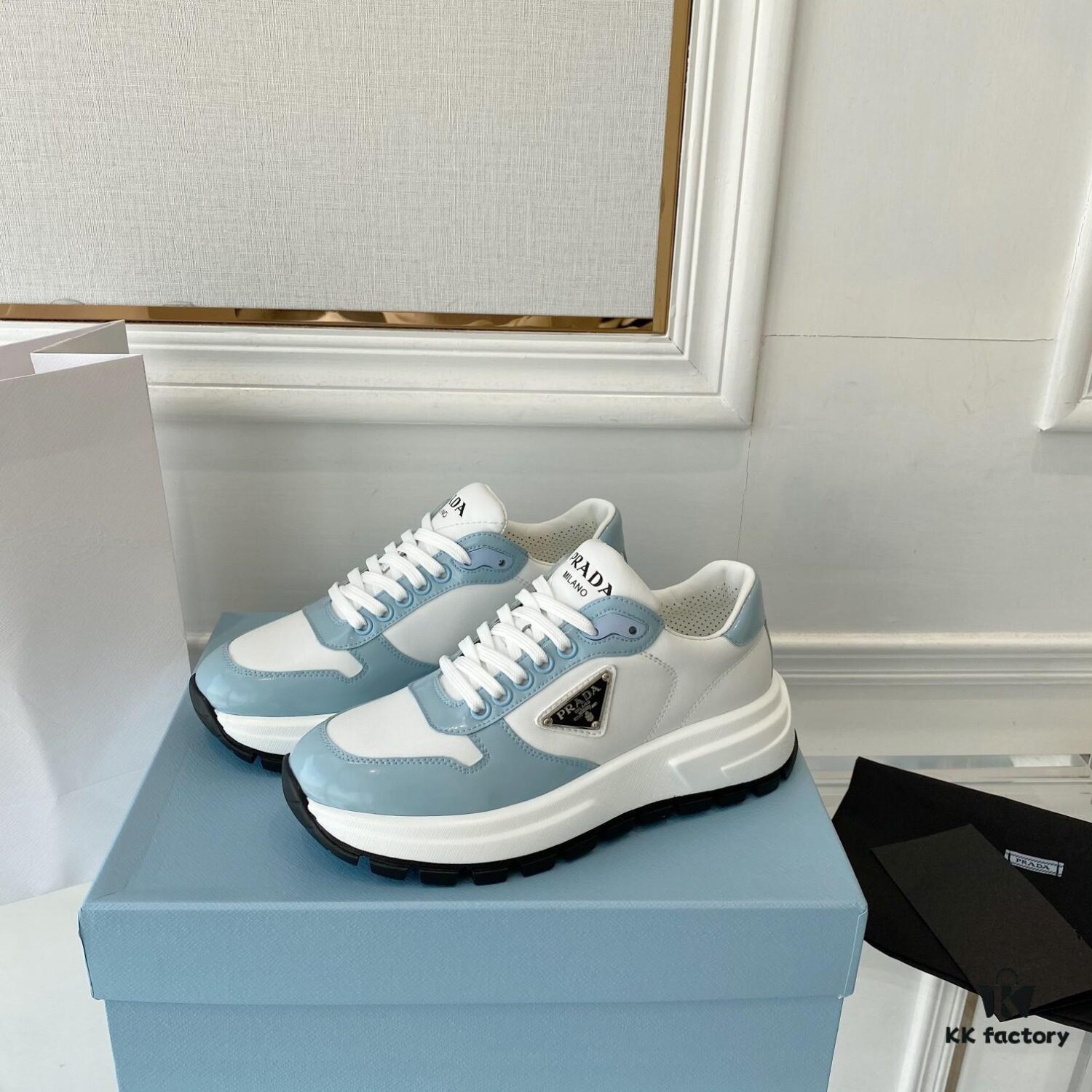 PRADA 2022 SS New Arrival Plada Women's Flat Shoes, Fashionable and Versatile Style, Premium Suede Calfskin with Original Fabric, Triangle Logo, TPU Durable Outsole, Lambskin Lining for Comfort and Breathability