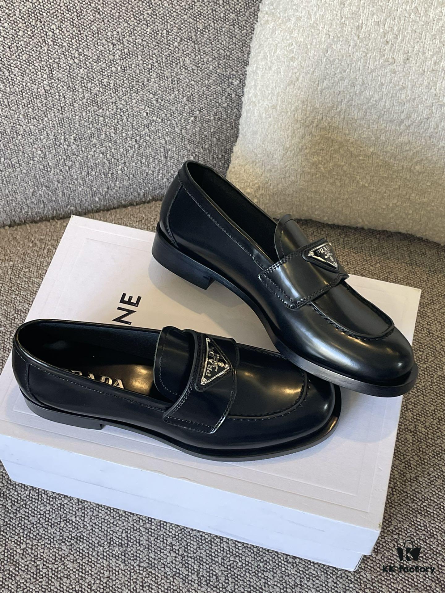 Prada 22SS Classic Leather-Soled Loafers