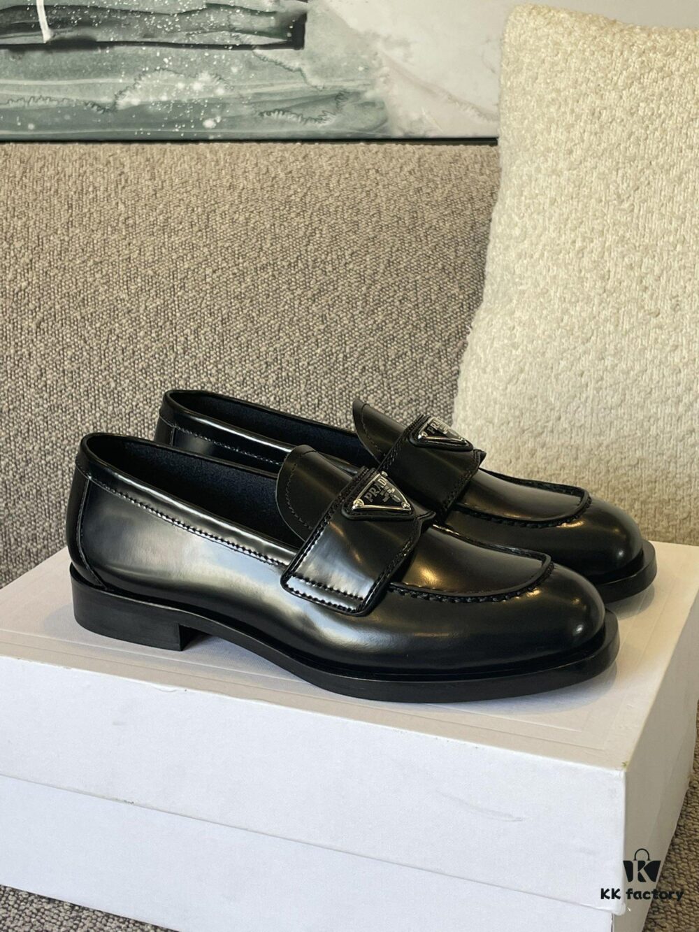 Prada 22SS Classic Leather-Soled Loafers
