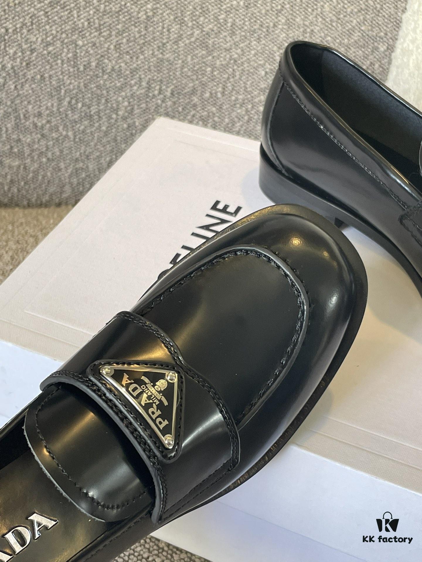 Prada 22SS Classic Leather-Soled Loafers