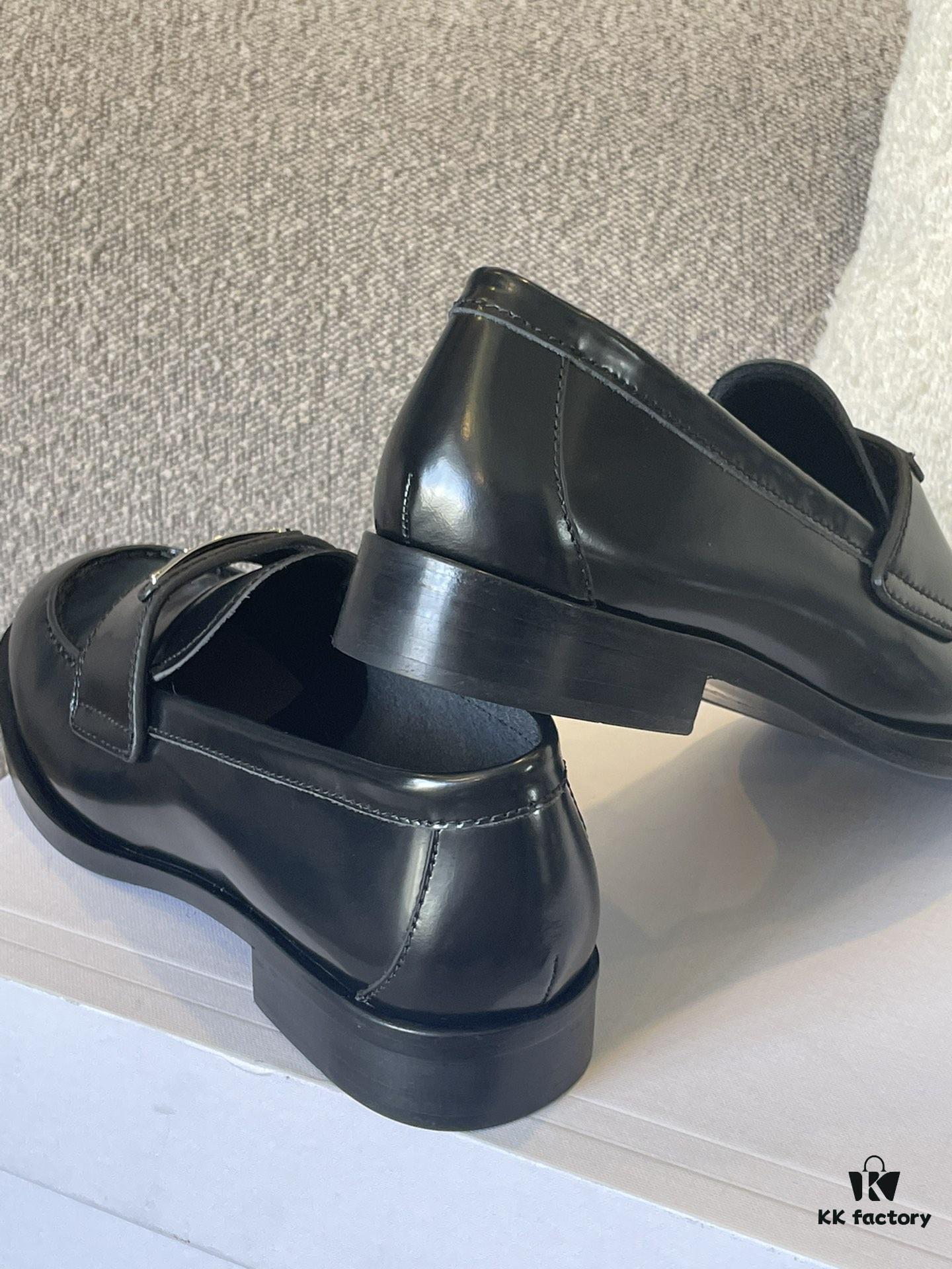Prada 22SS Classic Leather-Soled Loafers