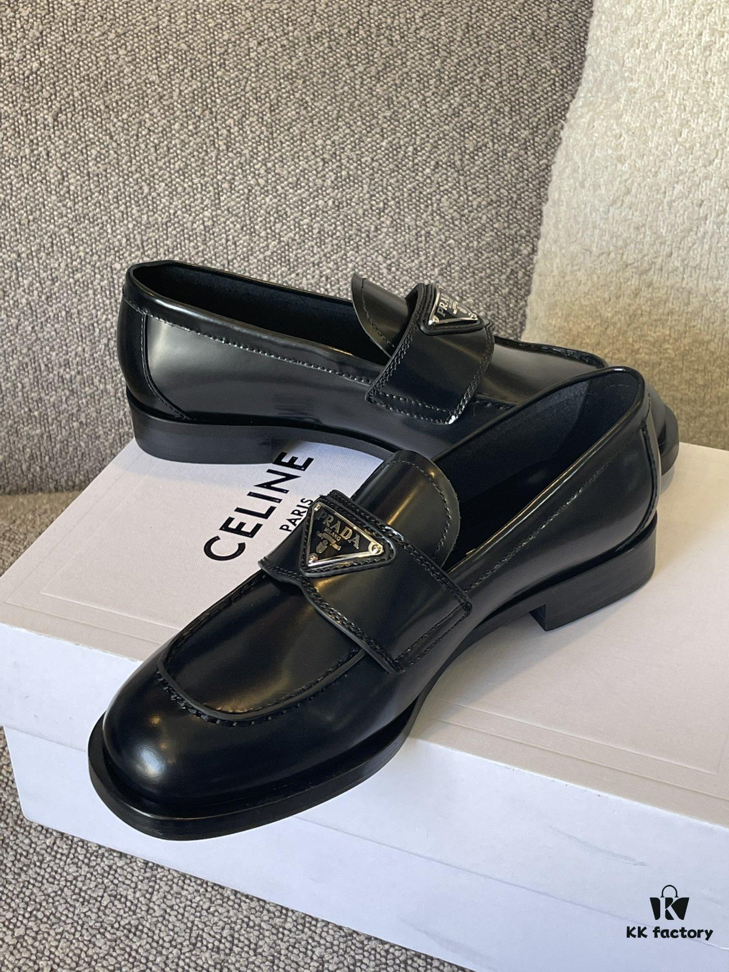 Prada 22SS Classic Leather-Soled Loafers