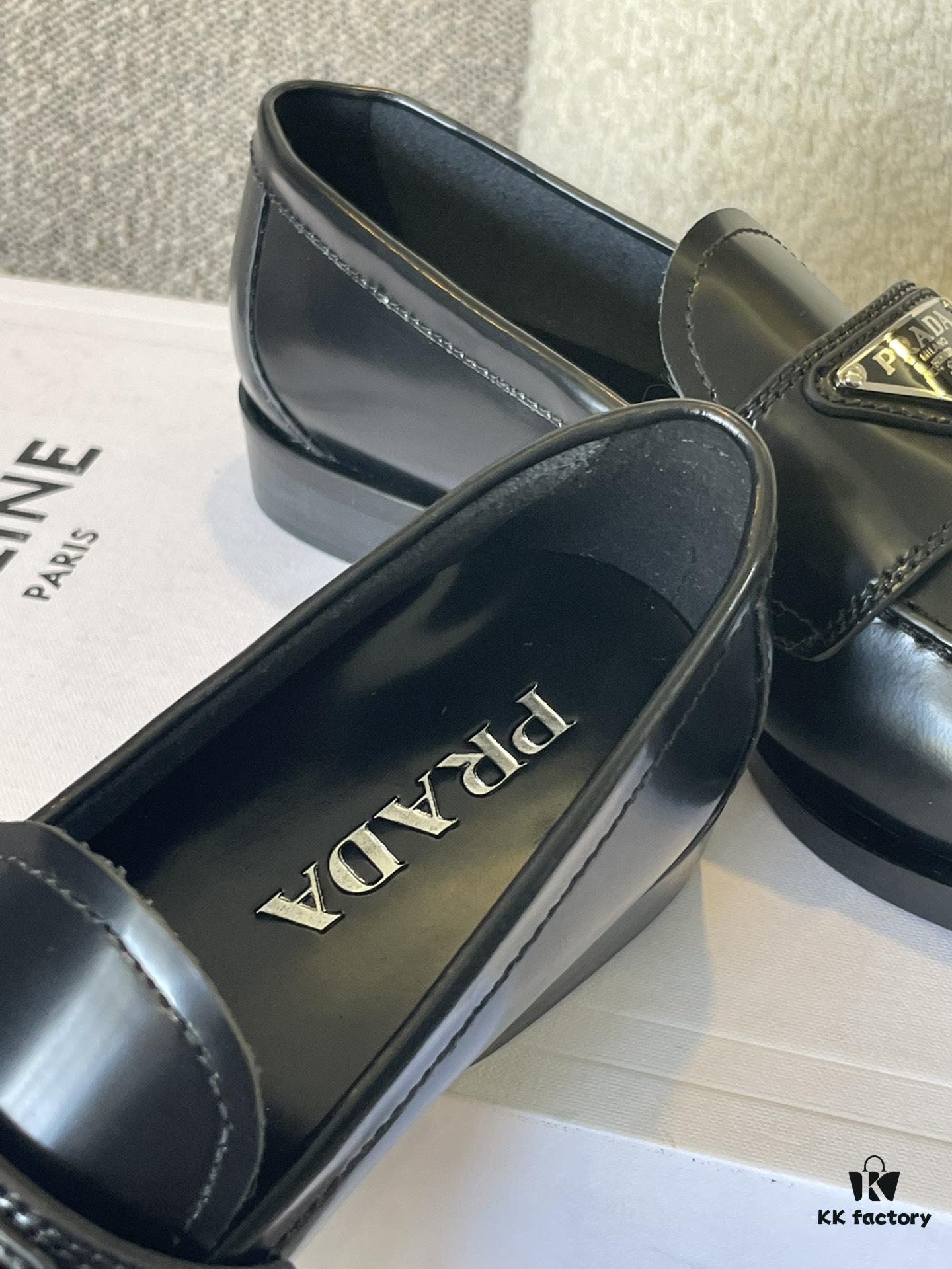 Prada 22SS Classic Leather-Soled Loafers