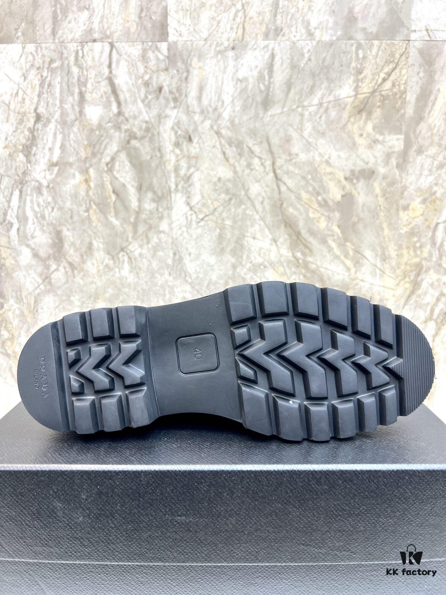 PRADA High-Quality Men's Fashion Dress Shoes, Slip-On Style, Premium Cowhide Leather, Rubber Sole, British Style, European and American Trend