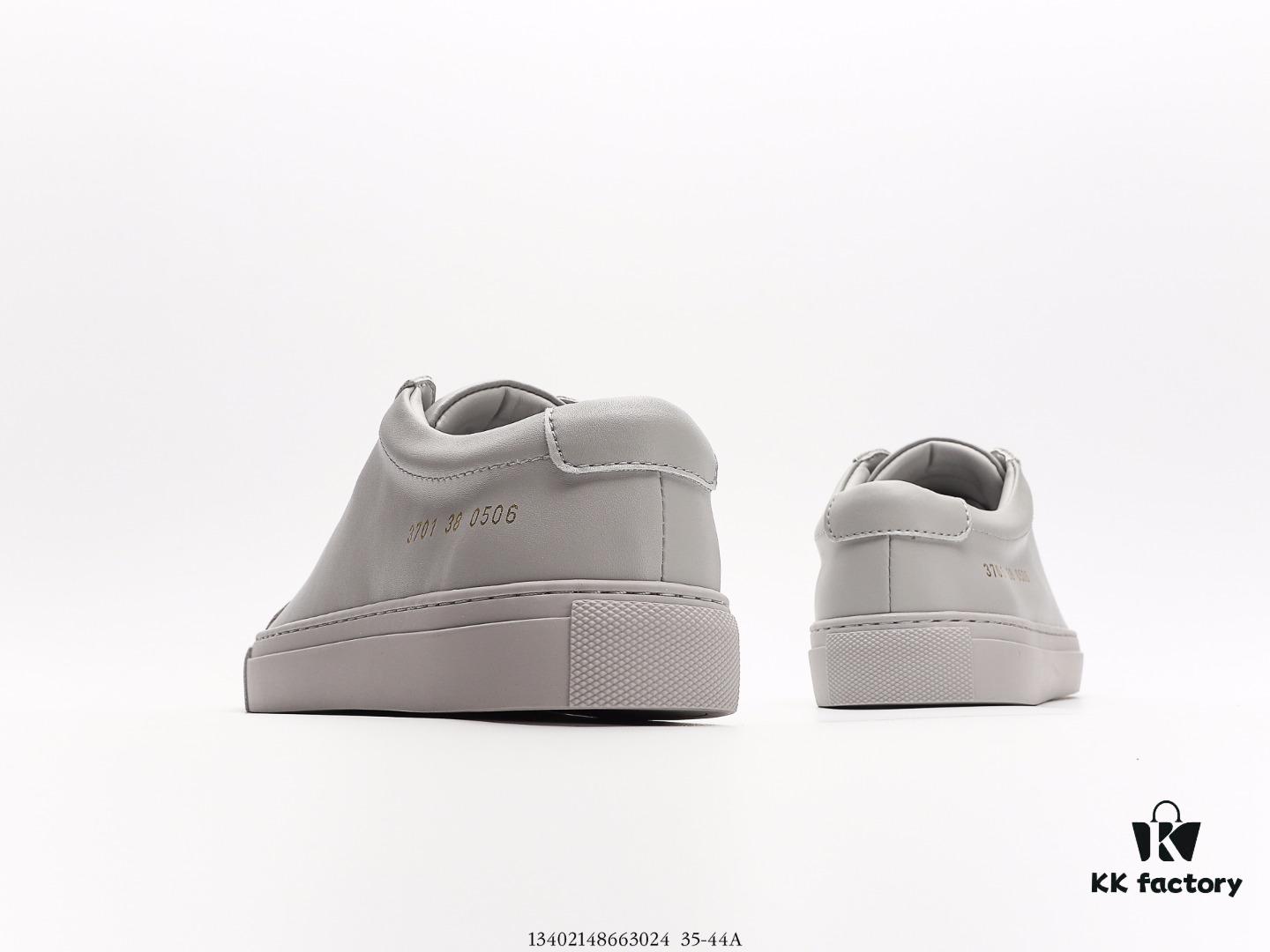 Givenchy Givenchy from the French designer Hubert de Givenchy, the brand spirit imbued at the founding of Givenchy. #GlueFreeTechnology #UpperMadeOfOriginalMatteSilkCalfLeather #InsoleAndLiningMadeOfOriginalMatteLeather The most desirable all-season white sneakers of 2019