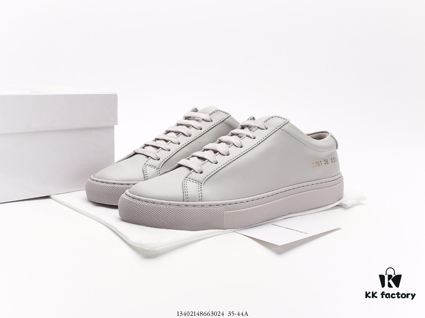 Givenchy Givenchy from the French designer Hubert de Givenchy, the brand spirit imbued at the founding of Givenchy. #GlueFreeTechnology #UpperMadeOfOriginalMatteSilkCalfLeather #InsoleAndLiningMadeOfOriginalMatteLeather The most desirable all-season white sneakers of 2019