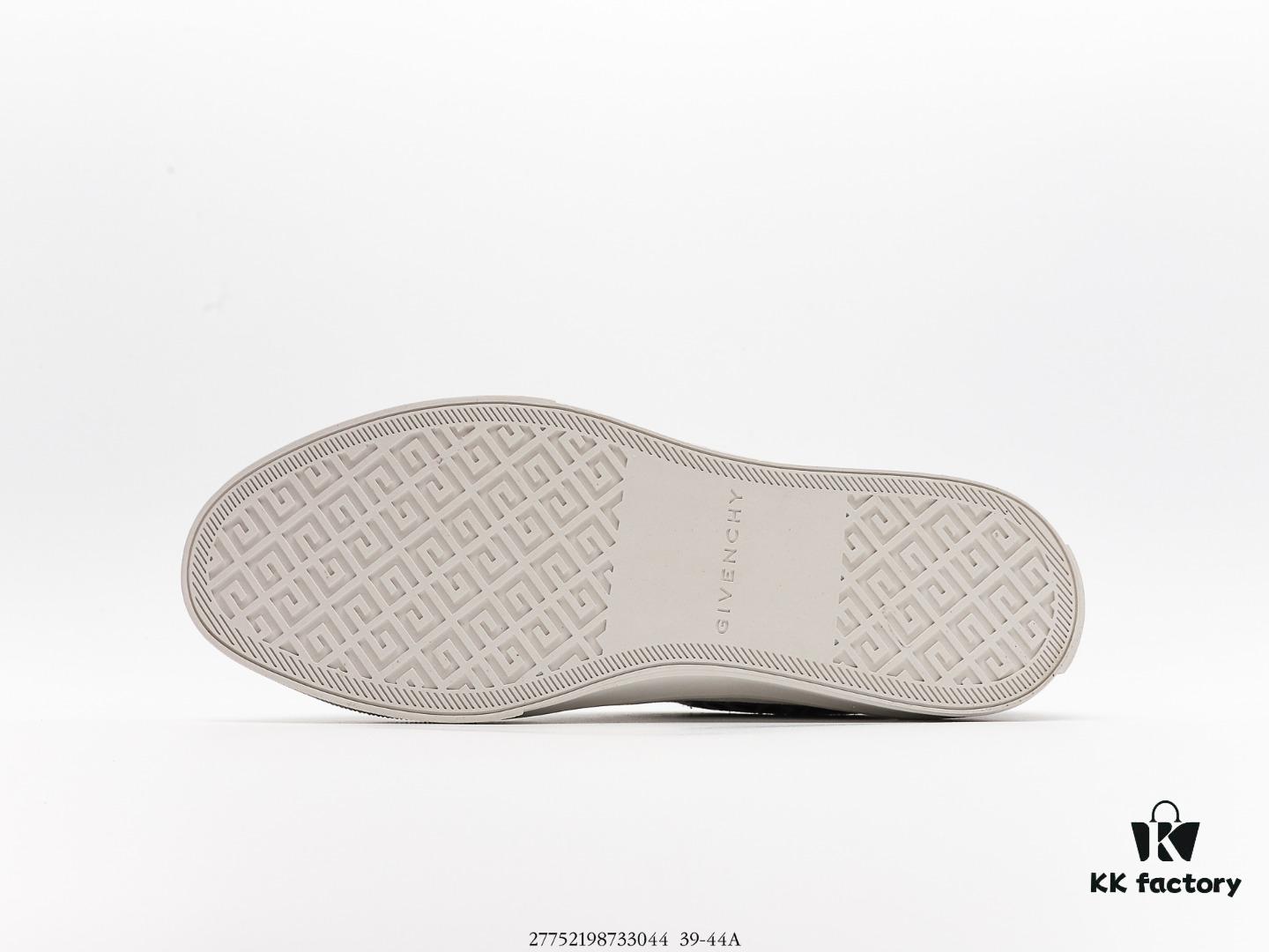 Givenchy Givenchy from France, founded by designer Hubert de Givenchy, embodies the brand's original spirit. #ZeroGlueTechnology #UpperMadeOfOriginalMatteSilkCalfLeather #HeelLiningAndInsoleMadeOfOriginalMatteLeather The most desirable all-season white sneakers in 2019