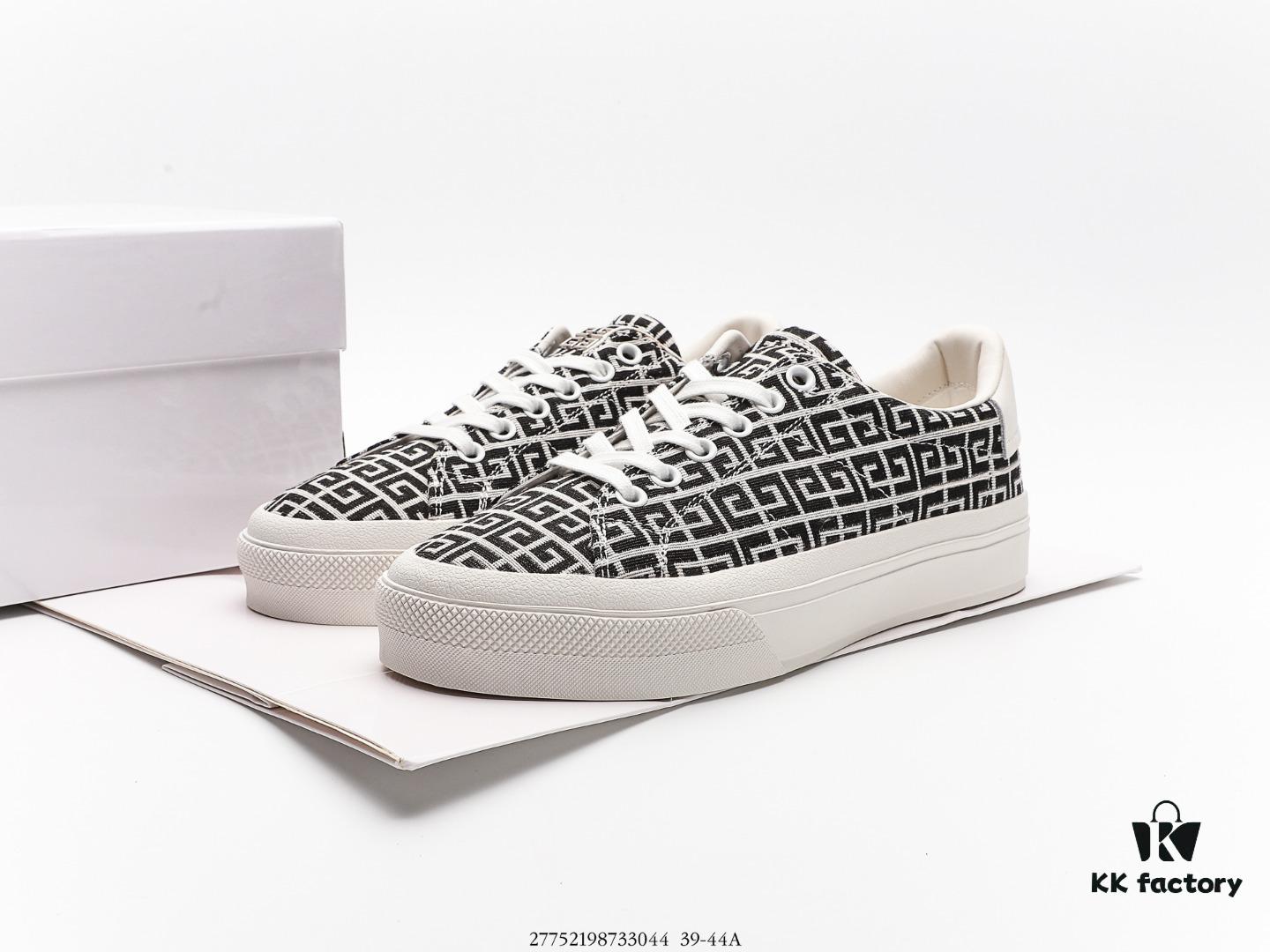 Givenchy Givenchy from France, founded by designer Hubert de Givenchy, embodies the brand's original spirit. #ZeroGlueTechnology #UpperMadeOfOriginalMatteSilkCalfLeather #HeelLiningAndInsoleMadeOfOriginalMatteLeather The most desirable all-season white sneakers in 2019