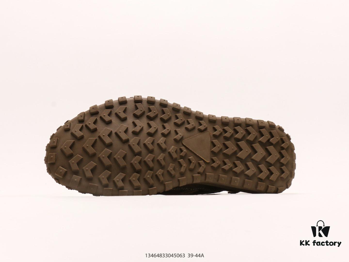 ECCO Men's Casual Sandals, Versatile and Comfortable, Premium Full-Grain Calf Leather, Breathable and Slip-Resistant, Elegant Stitching, Fashionable and Durable