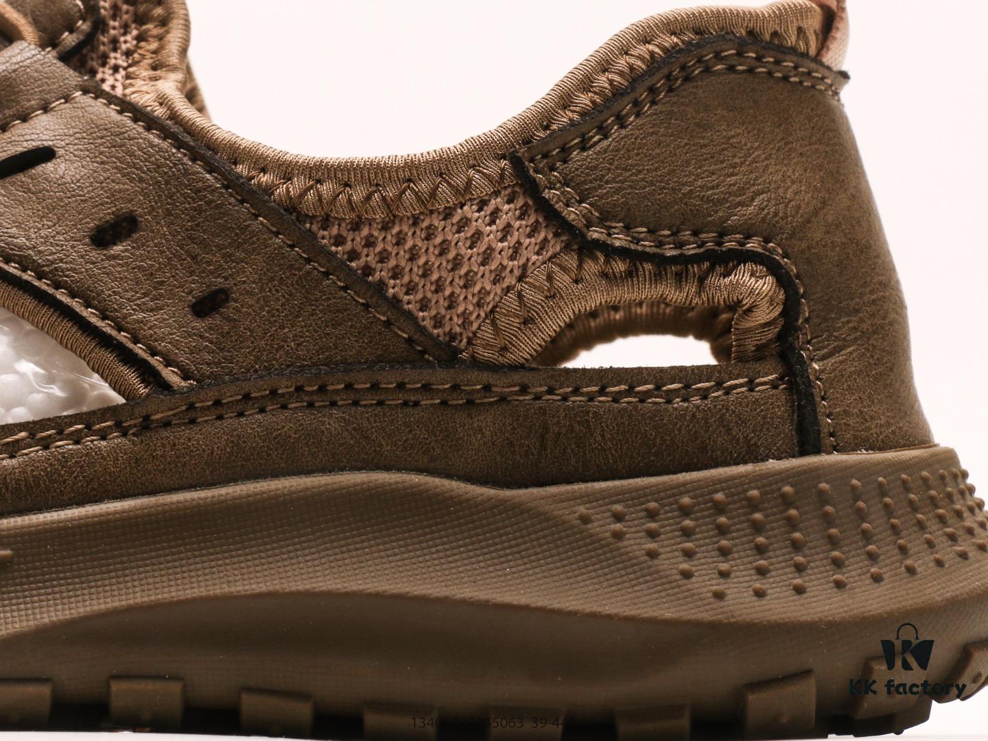 ECCO Men's Casual Sandals, Versatile and Comfortable, Premium Full-Grain Calf Leather, Breathable and Slip-Resistant, Elegant Stitching, Fashionable and Durable