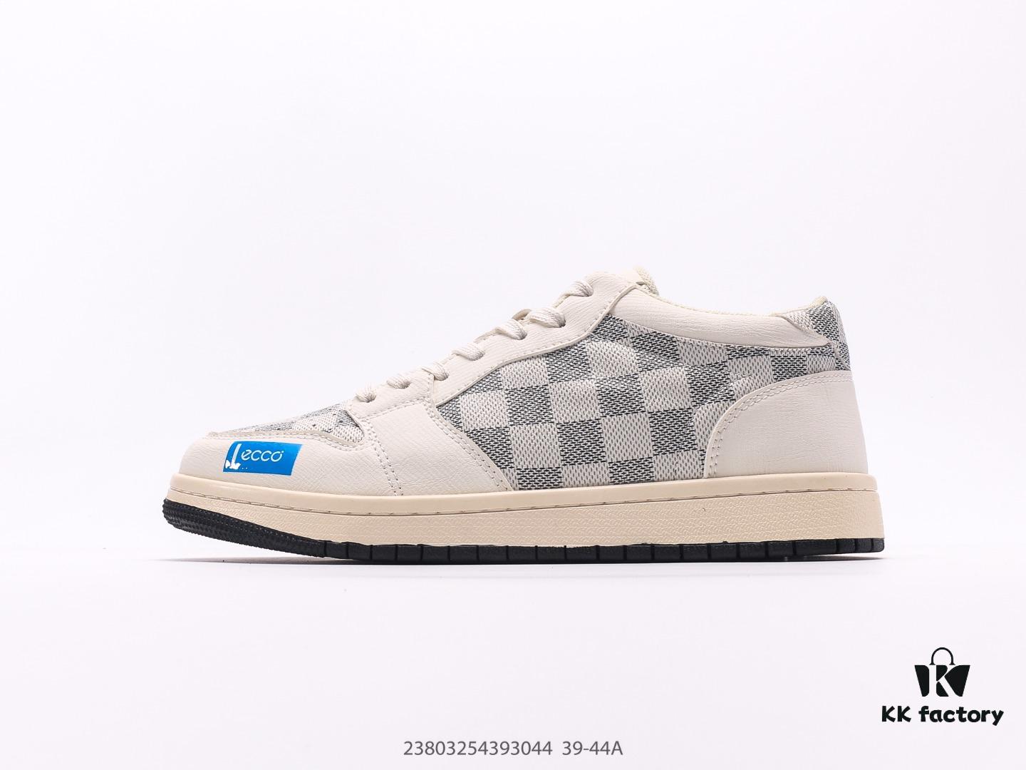 ECCO Casual Loafers Original Version from Guangdong Summer Breathable Style with Full Genuine Cowhide and High-Elastic Outsole, Handcrafted with Precise Stitching and Textured Finish, Authentic Quality Paired with ECCO's Signature Craftsmanship, Sporty Mesh Inserts for Ventilation, Elegant and Minimalist Design