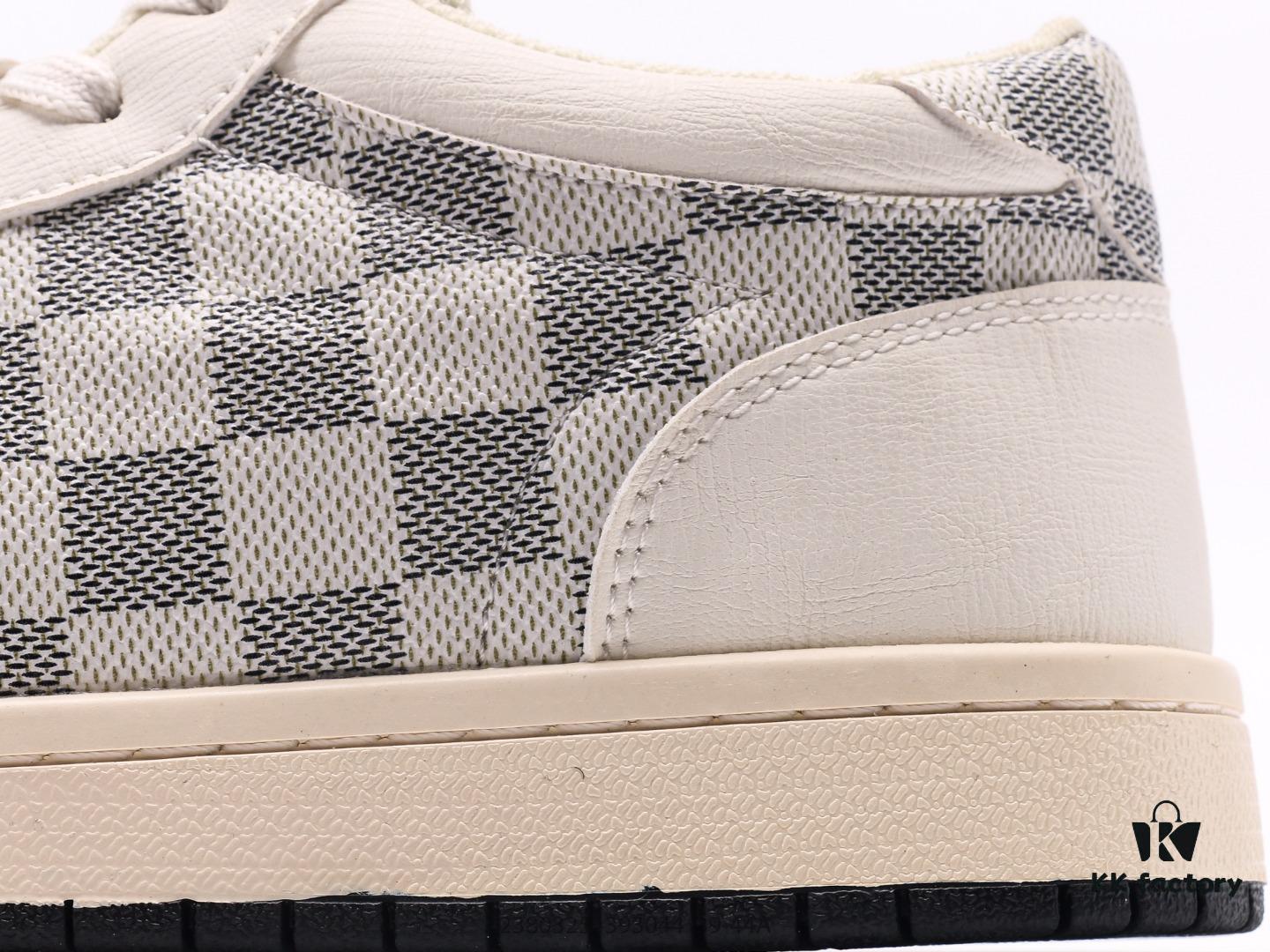 ECCO Casual Loafers Original Version from Guangdong Summer Breathable Style with Full Genuine Cowhide and High-Elastic Outsole, Handcrafted with Precise Stitching and Textured Finish, Authentic Quality Paired with ECCO's Signature Craftsmanship, Sporty Mesh Inserts for Ventilation, Elegant and Minimalist Design