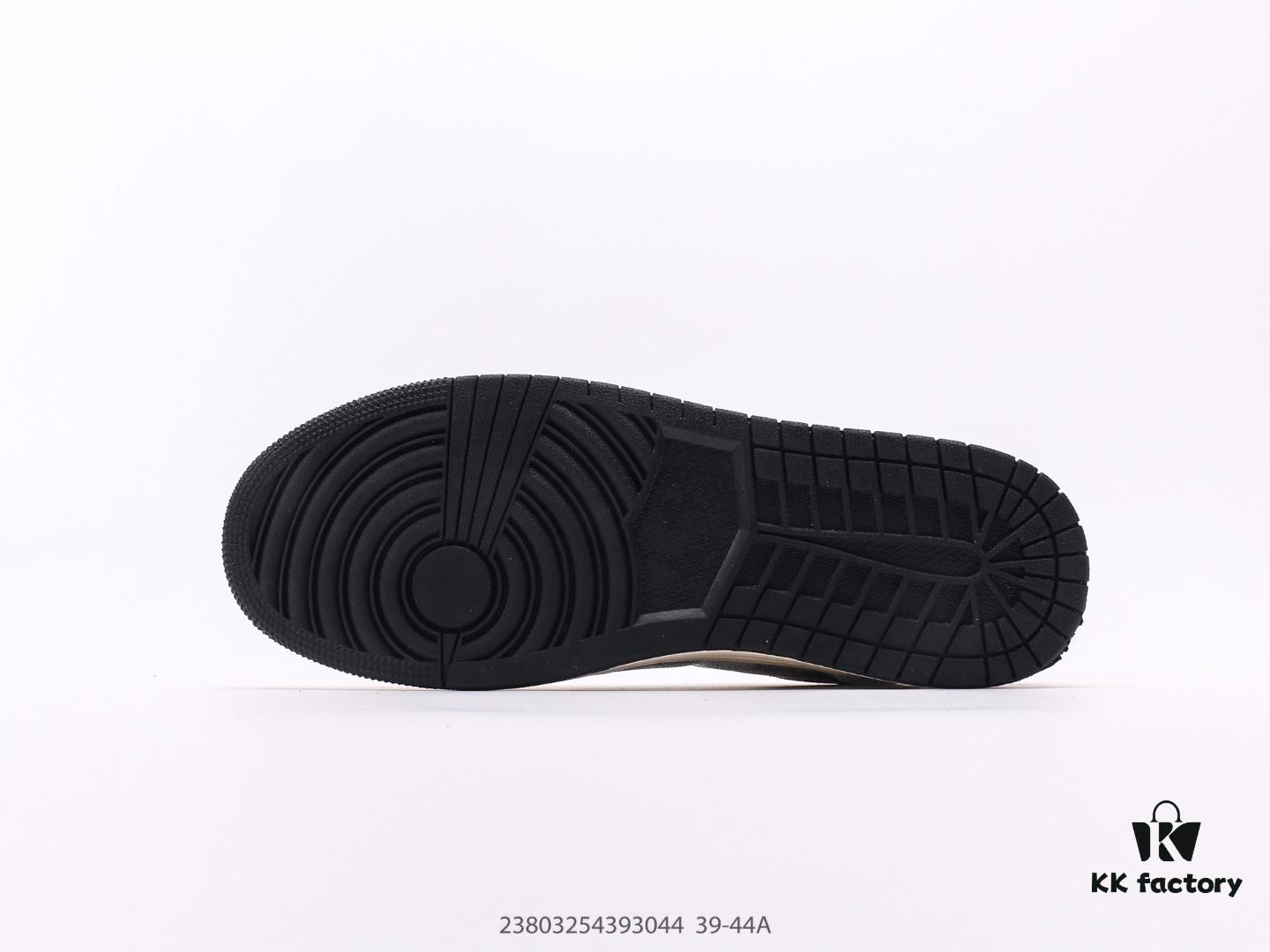 ECCO Casual Loafers Original Version from Guangdong Summer Breathable Style with Full Genuine Cowhide and High-Elastic Outsole, Handcrafted with Precise Stitching and Textured Finish, Authentic Quality Paired with ECCO's Signature Craftsmanship, Sporty Mesh Inserts for Ventilation, Elegant and Minimalist Design